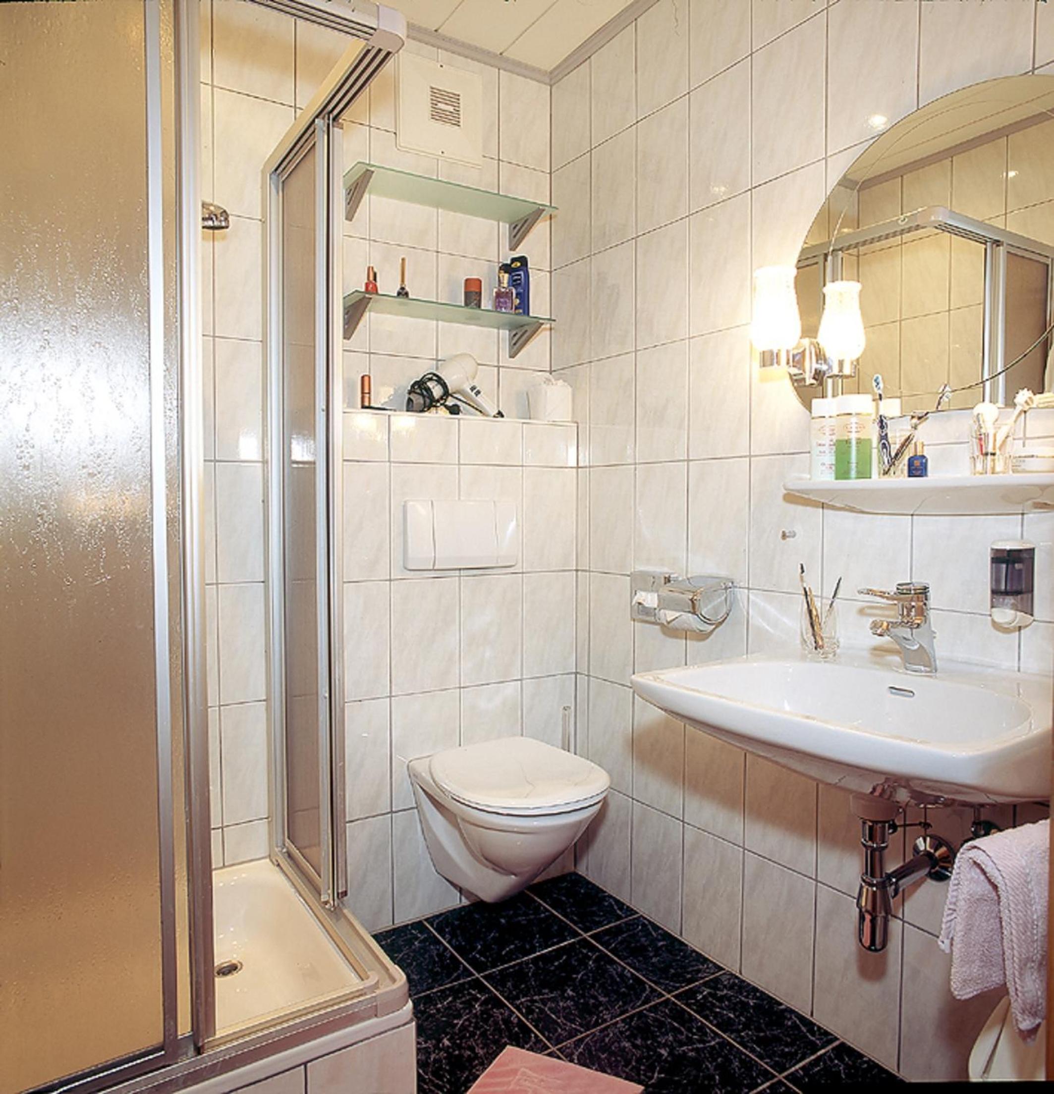 One-Bedroom Apartment with Balcony