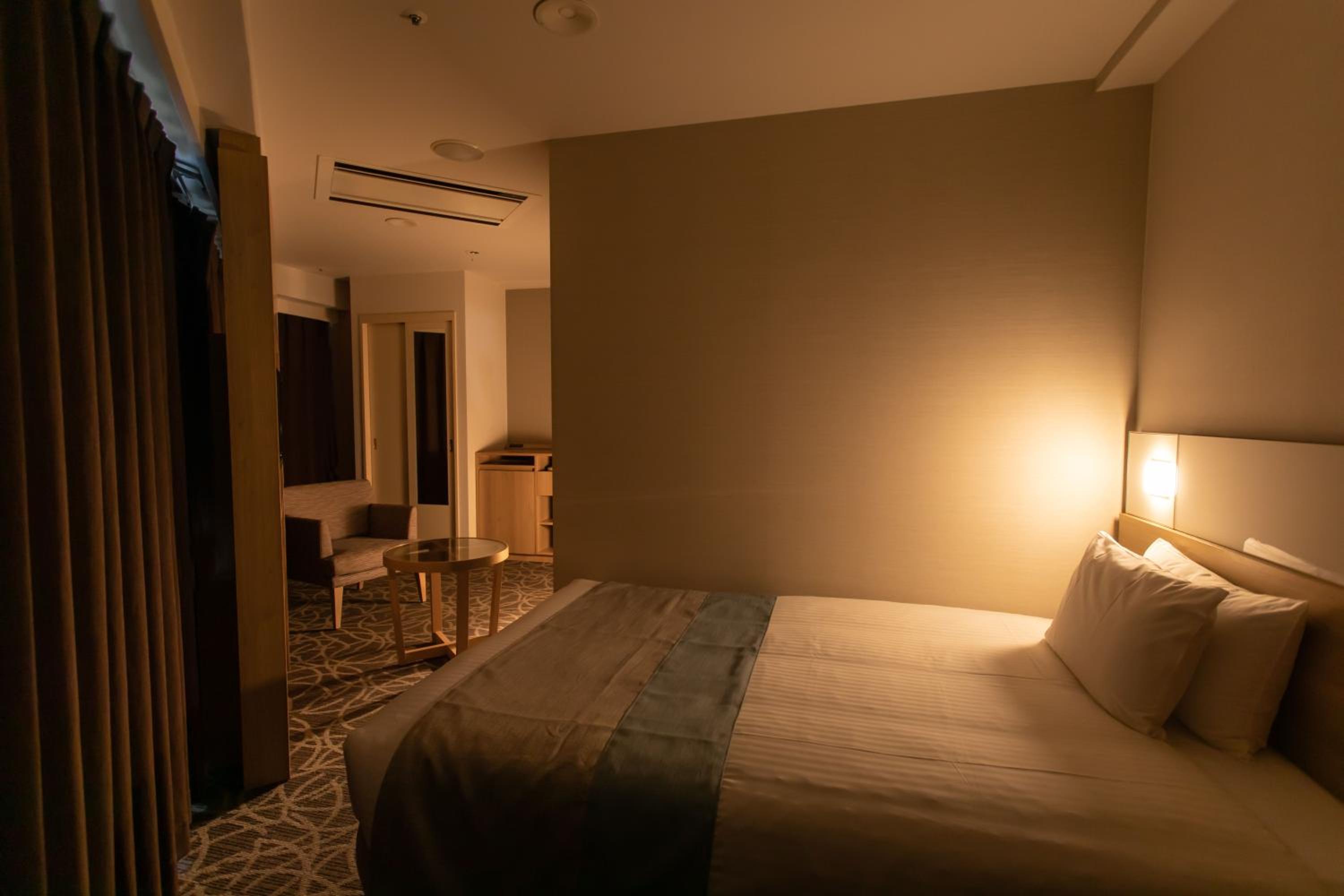 Corner Double Room Non-Smoking