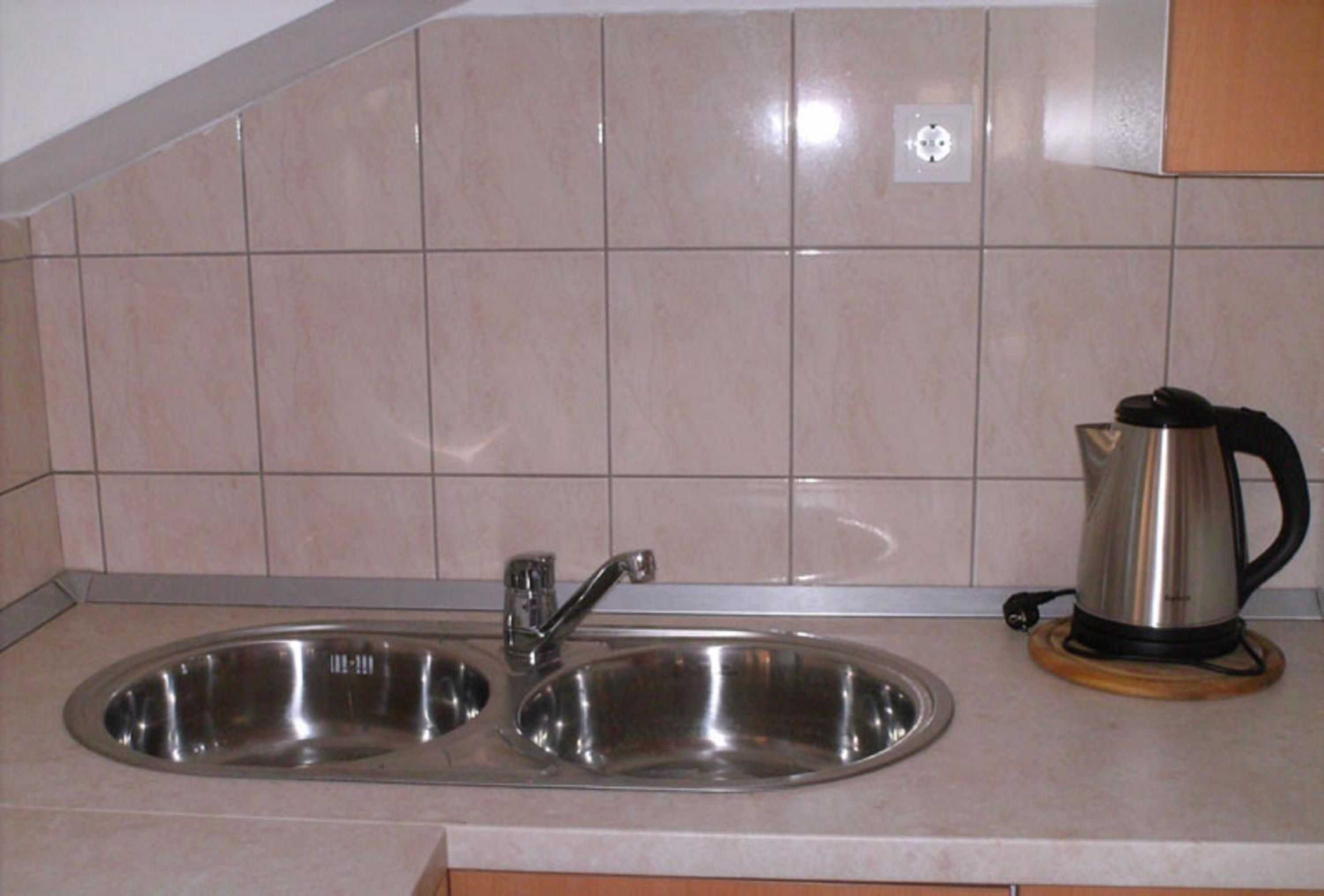 Comfort One-Bedroom Apartment with Terrace and Sea View photo 3