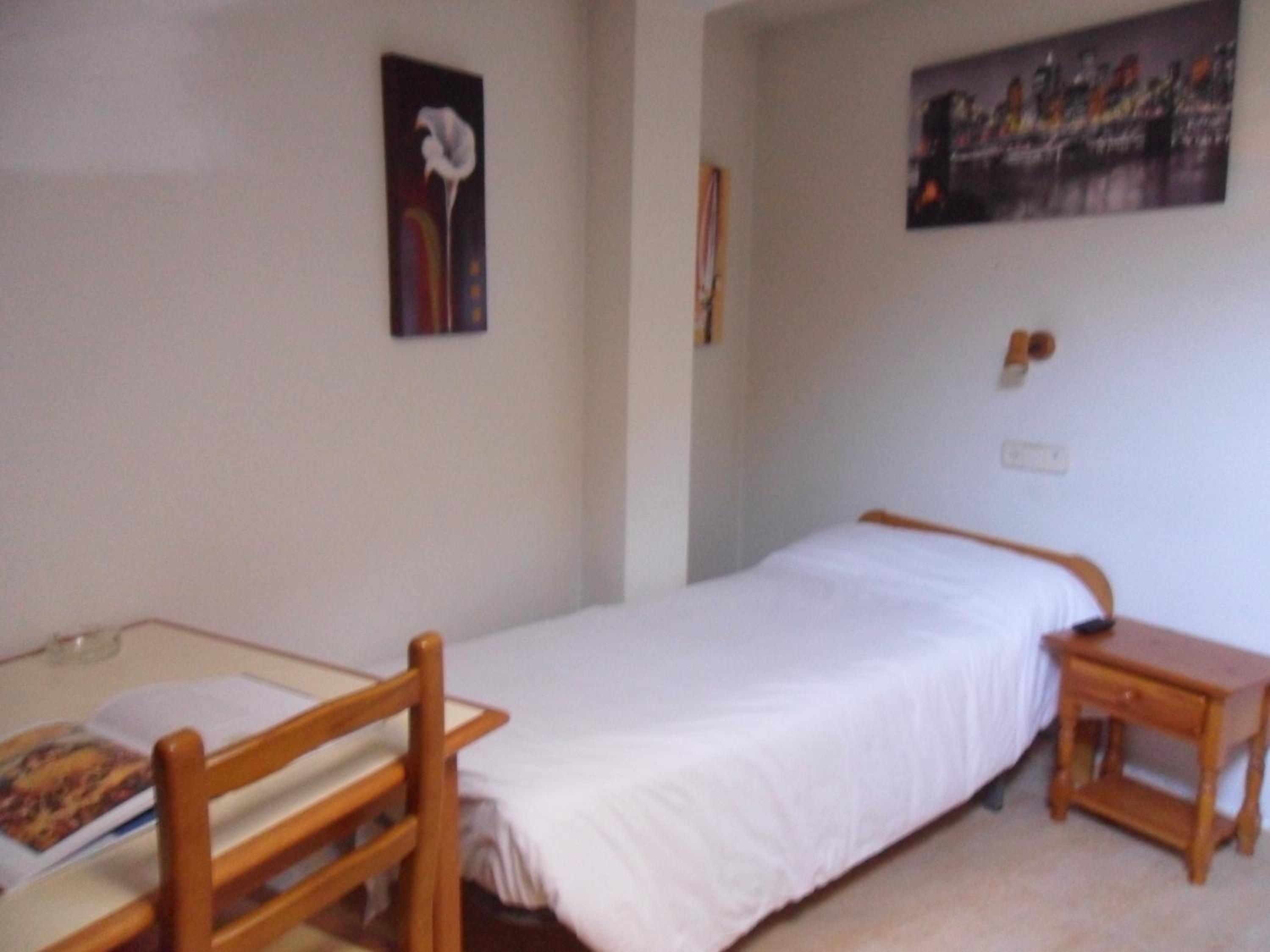 Basic Single Room photo 2