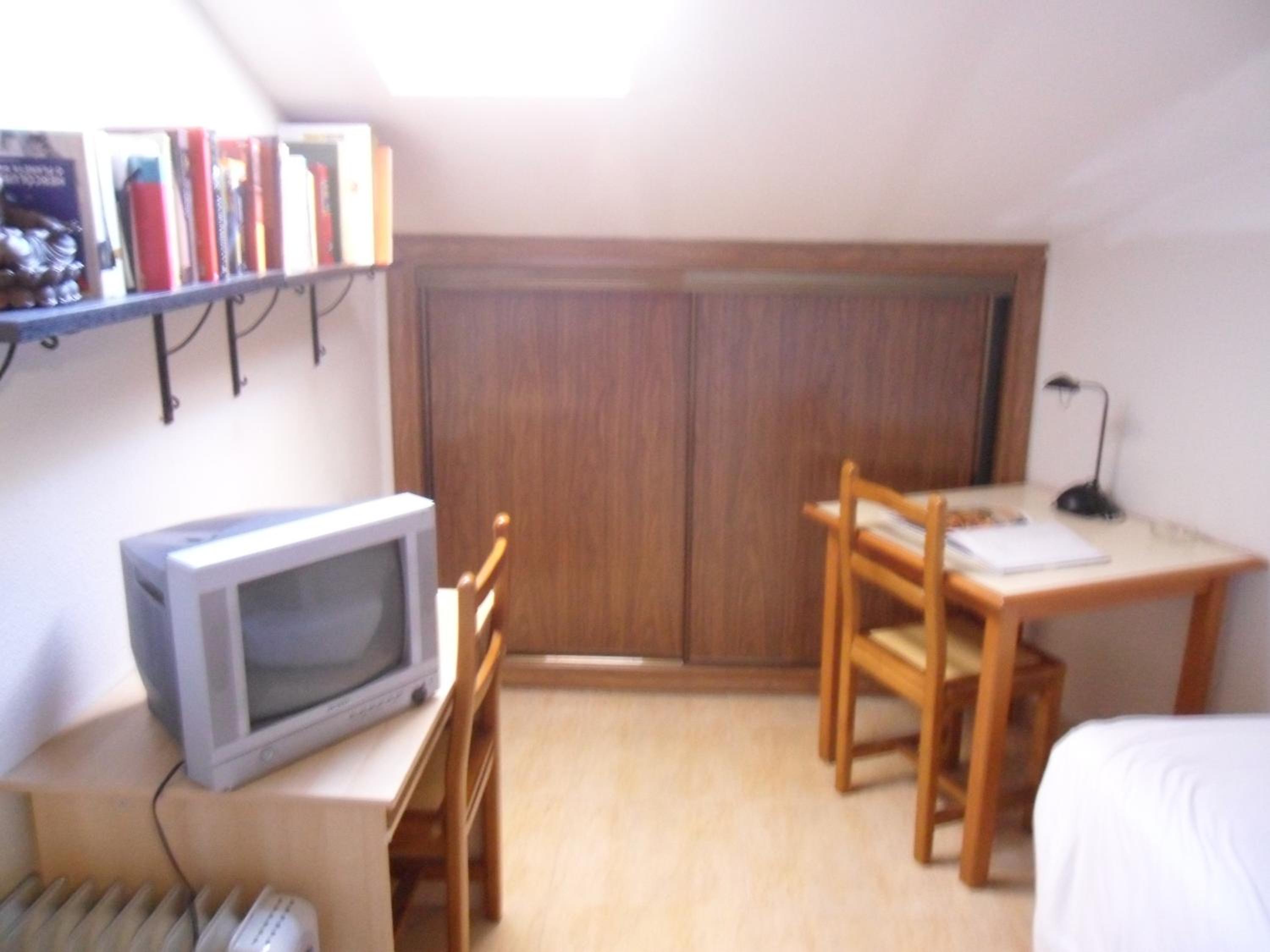 Basic Single Room photo 3