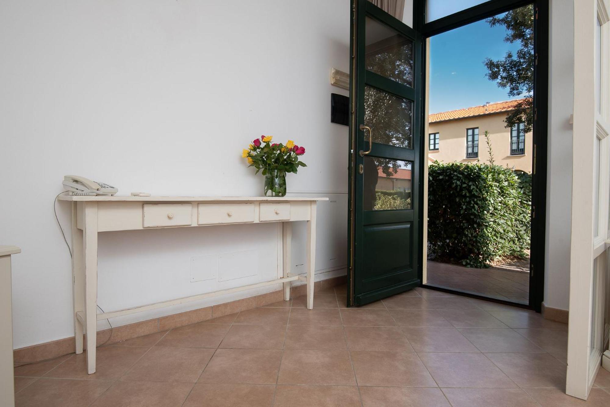 Standard Double Room - Ground Floor - Photo 7
