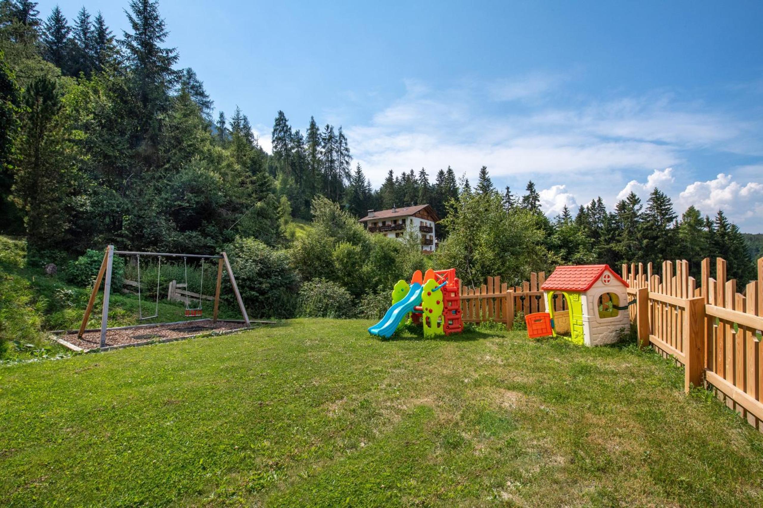 Two-Bedroom Apartment with Garden (4 Adults) photo 2