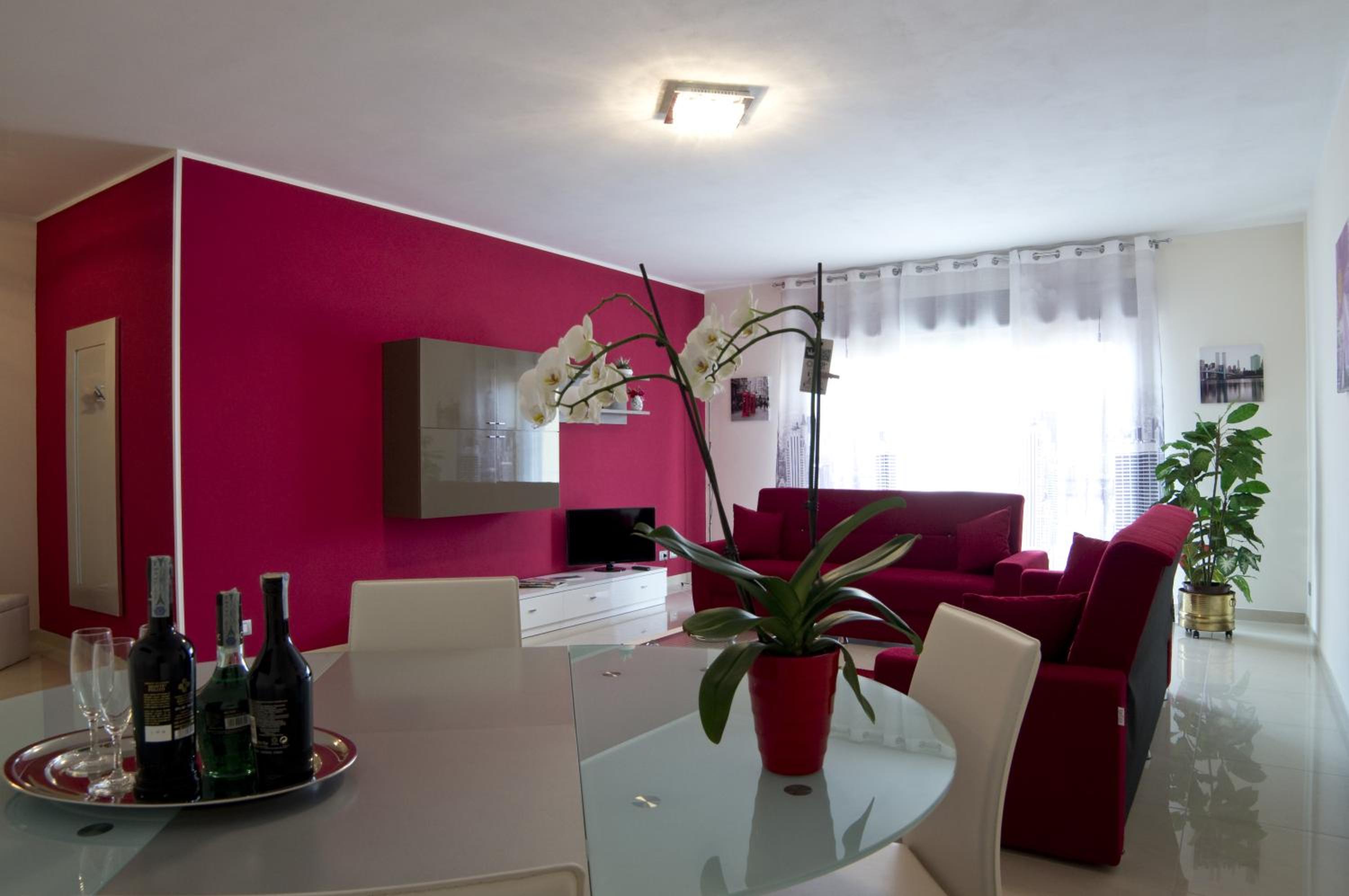 Three-Bedroom Apartment photo 2
