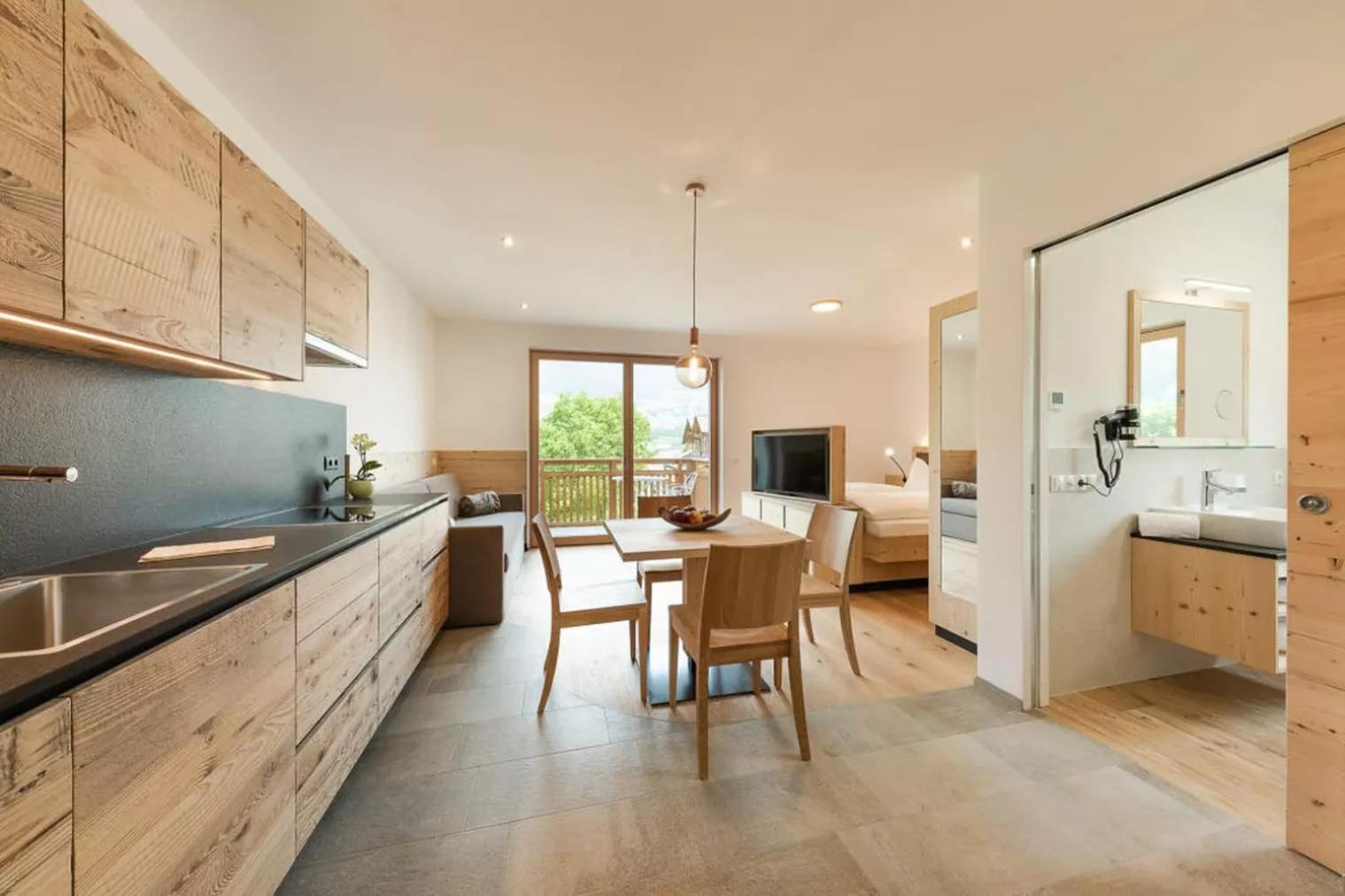 Superior One-Bedroom Apartment with Balcony photo 1