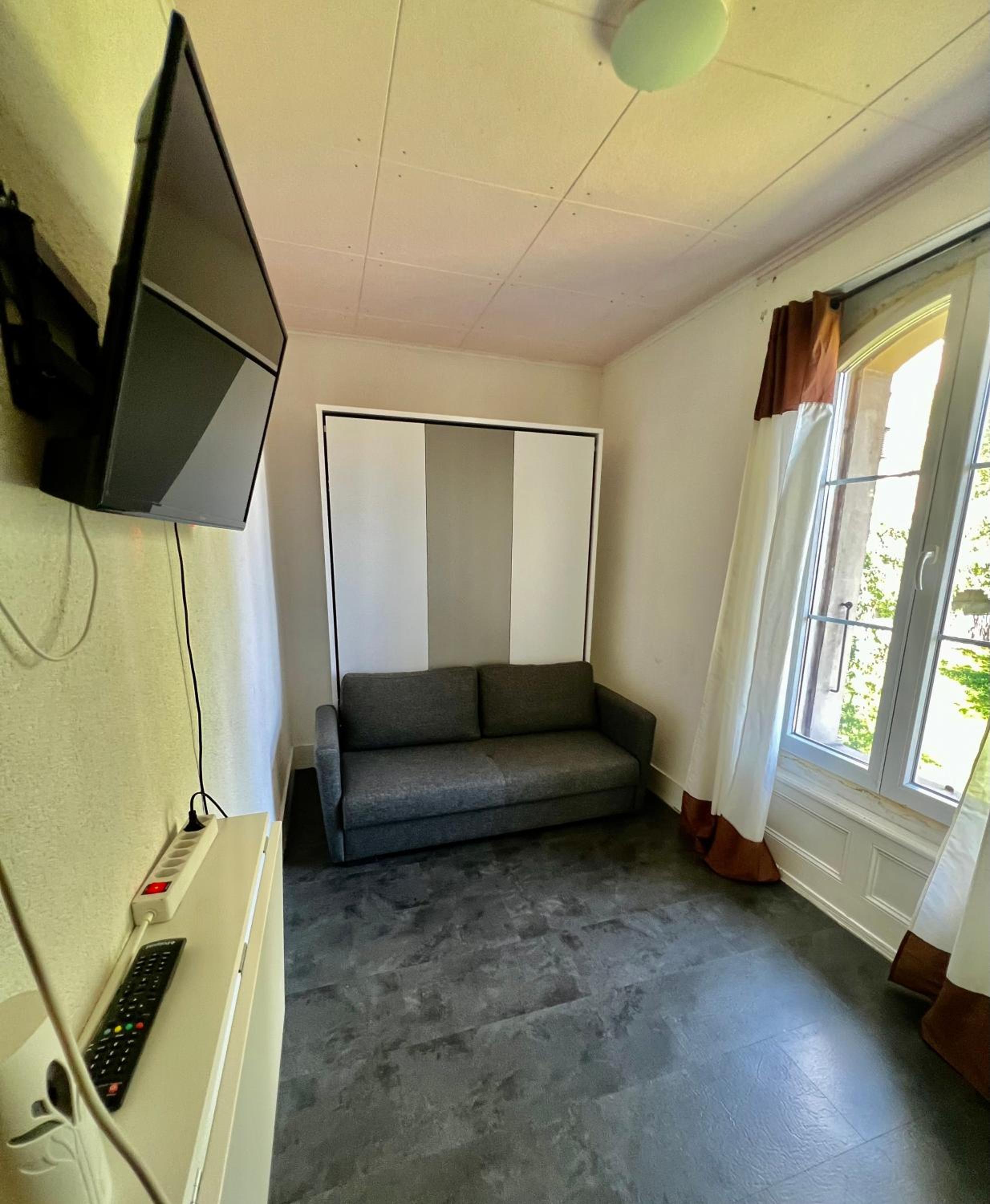 Double Room with Shared Bathroom photo 1