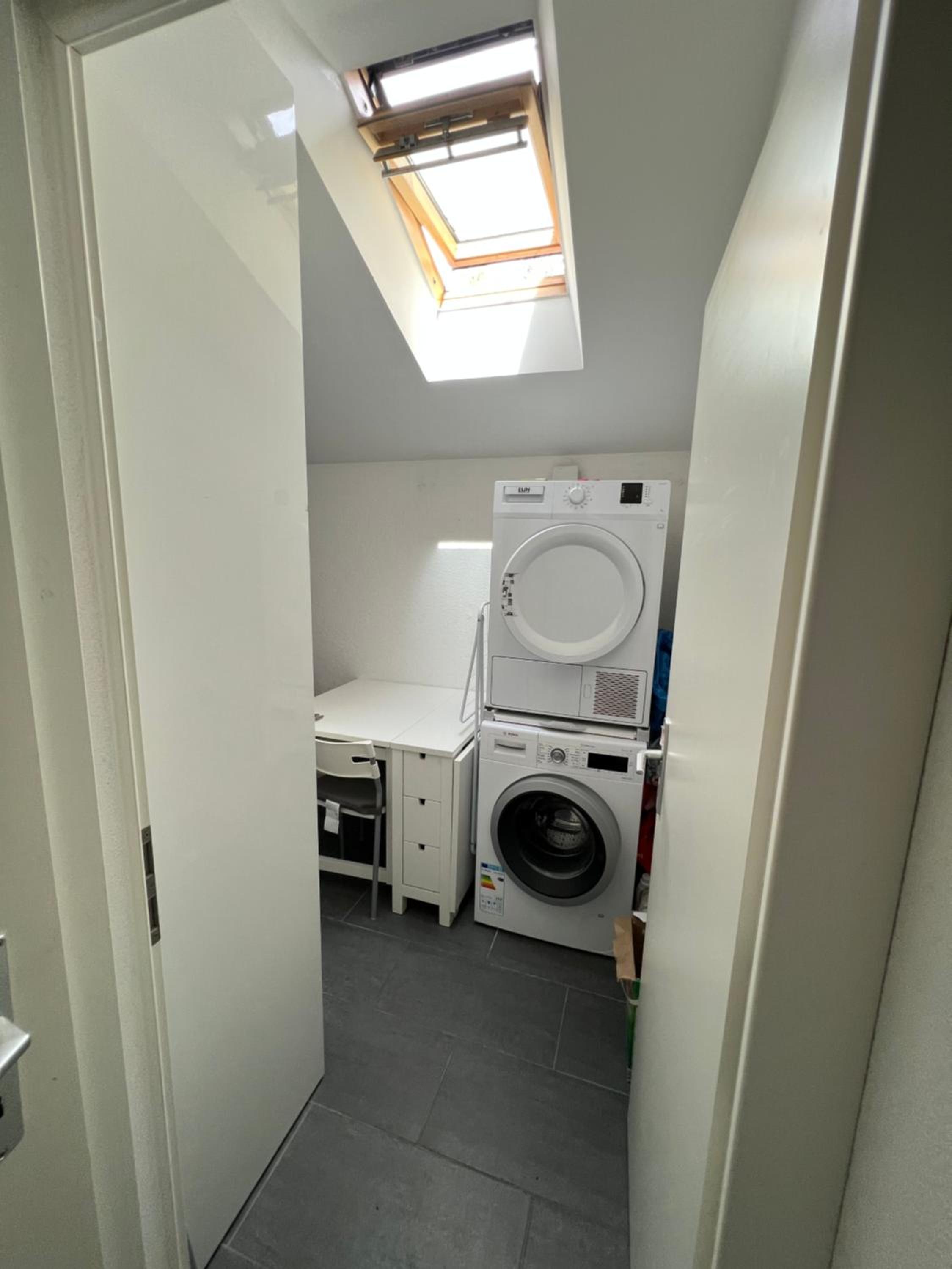 Basic Triple Room with Shared Bathroom photo 3