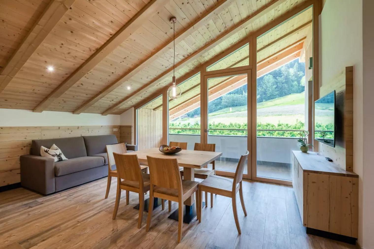 Two-Bedroom Deluxe Apartment with Garden View