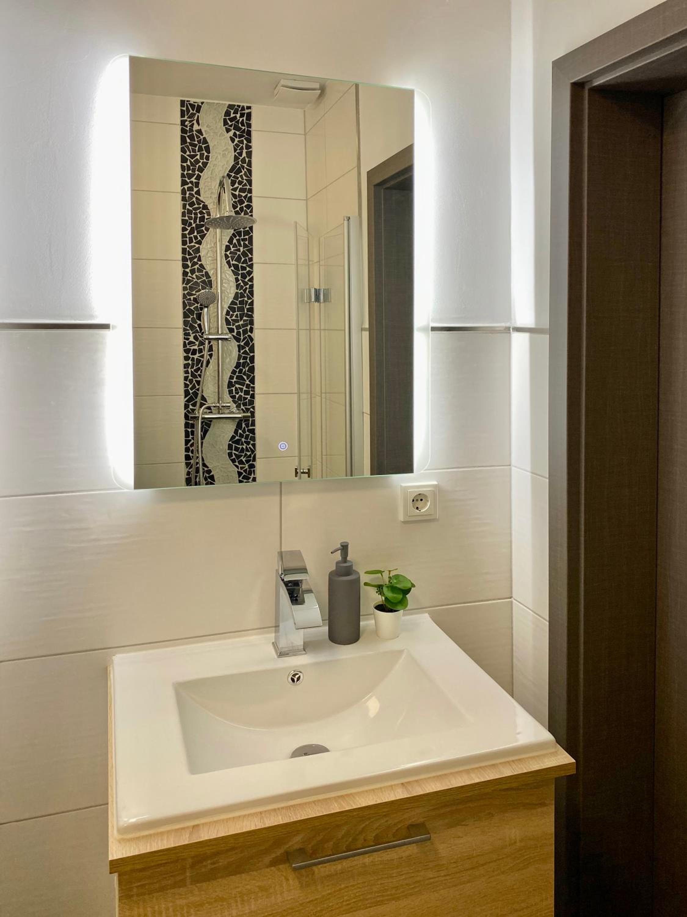 Standard Double or Twin Room photo 3