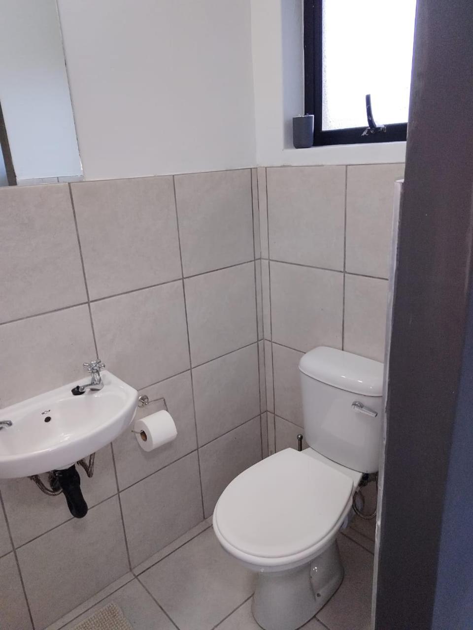 One-Bedroom Apartment - Photo 9