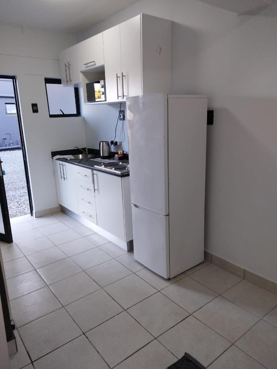 One-Bedroom Apartment - Photo 12