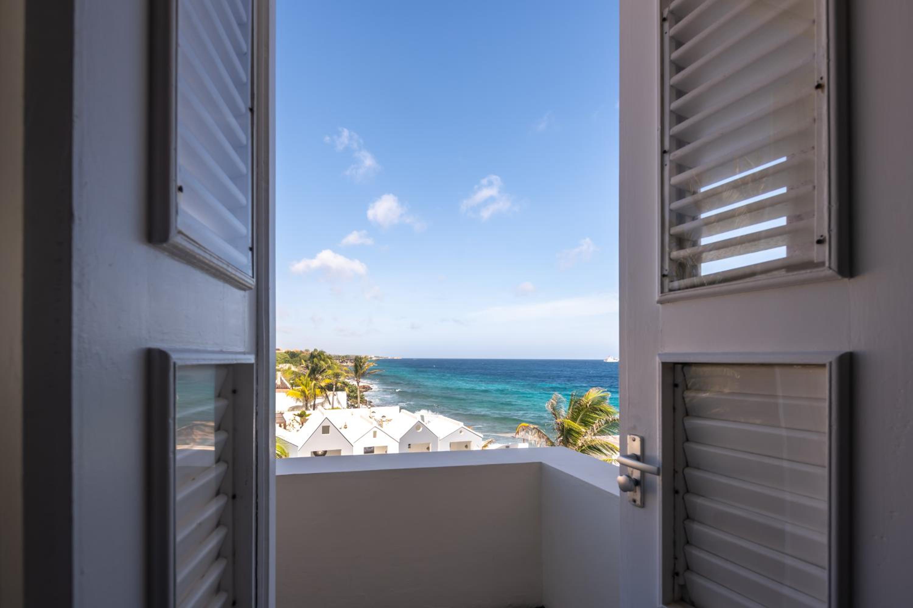 Two-Bedroom Apartment with Ocean View photo 3