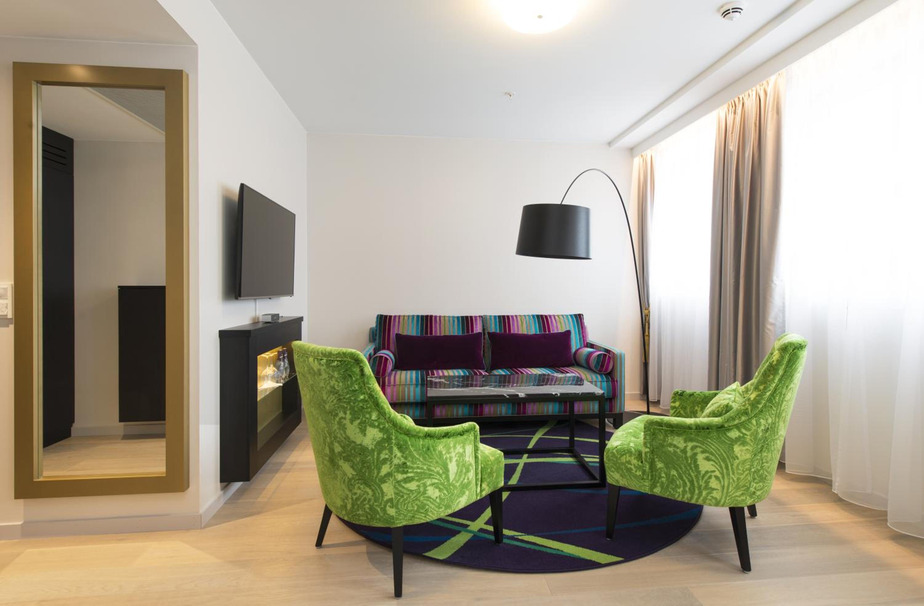 Junior Suite thumbnail 6