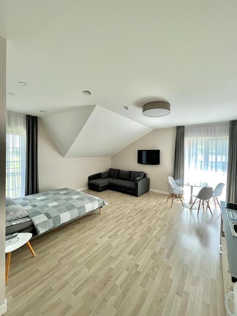 Family Studio - Photo 1