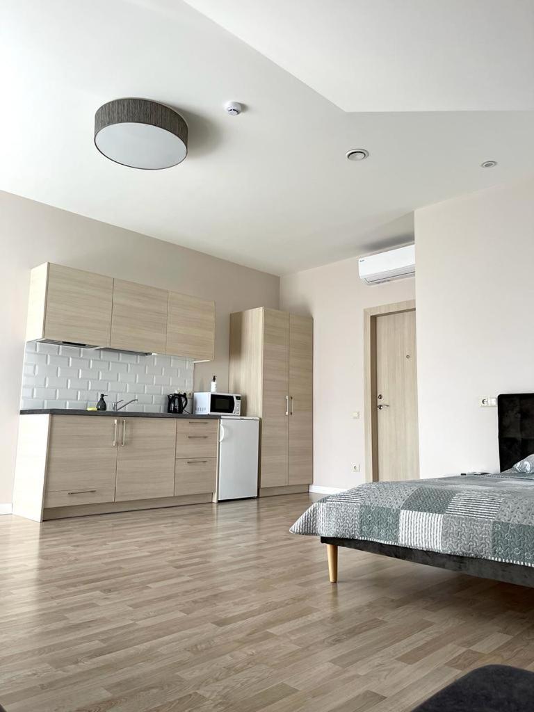 Family Studio - Photo 9