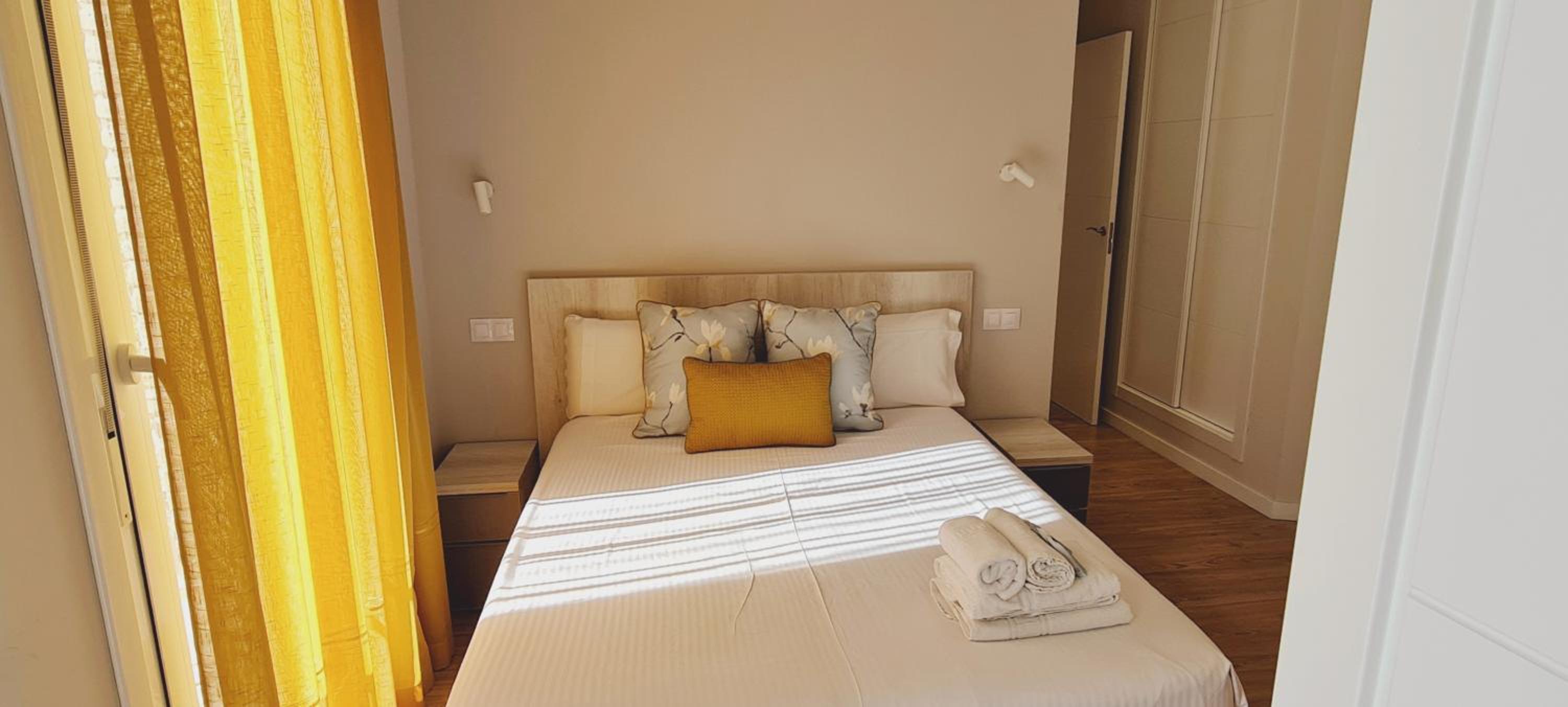 Two-Bedroom Apartment - Photo 2