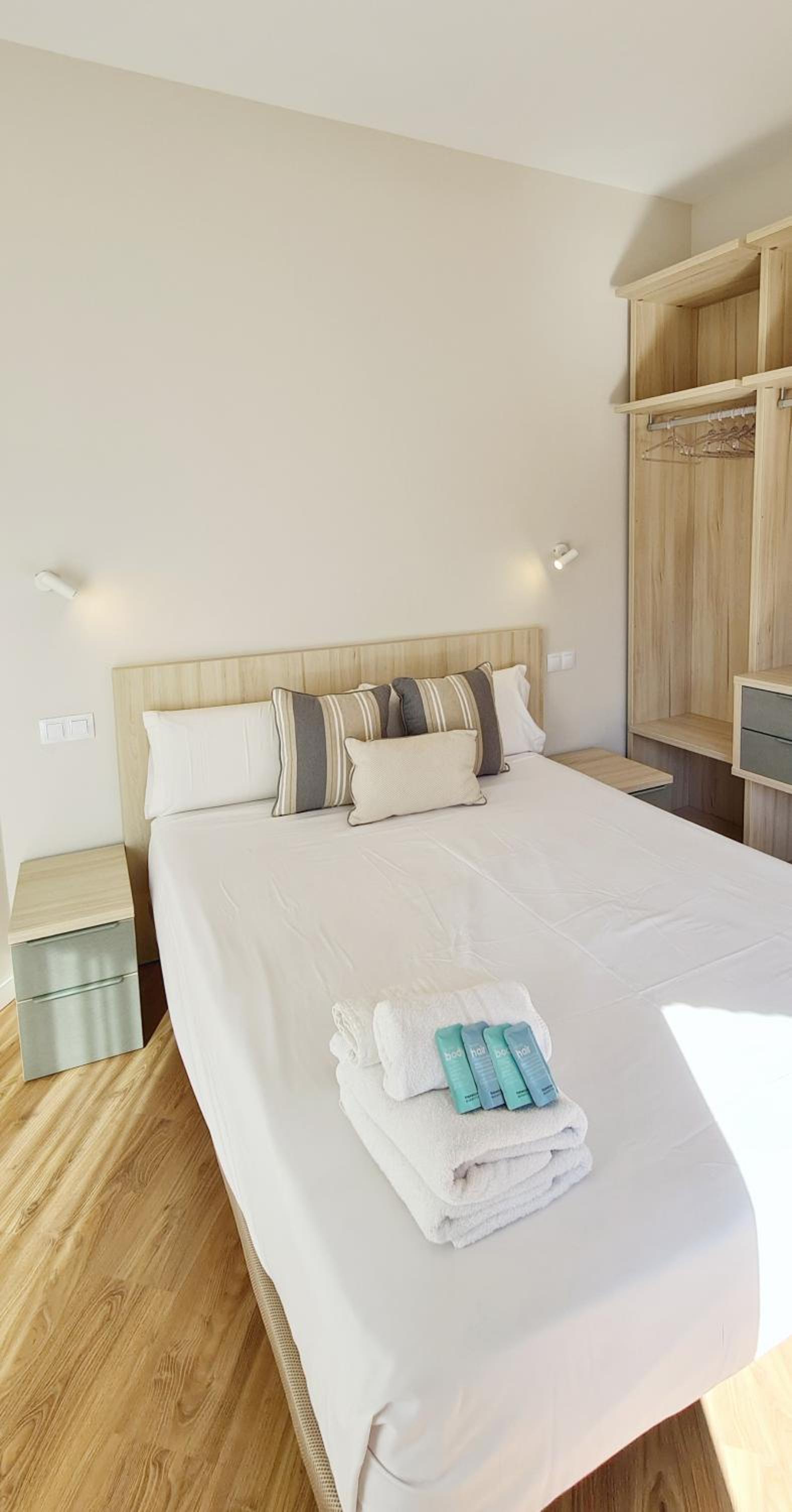 One-Bedroom Apartment - Photo 3