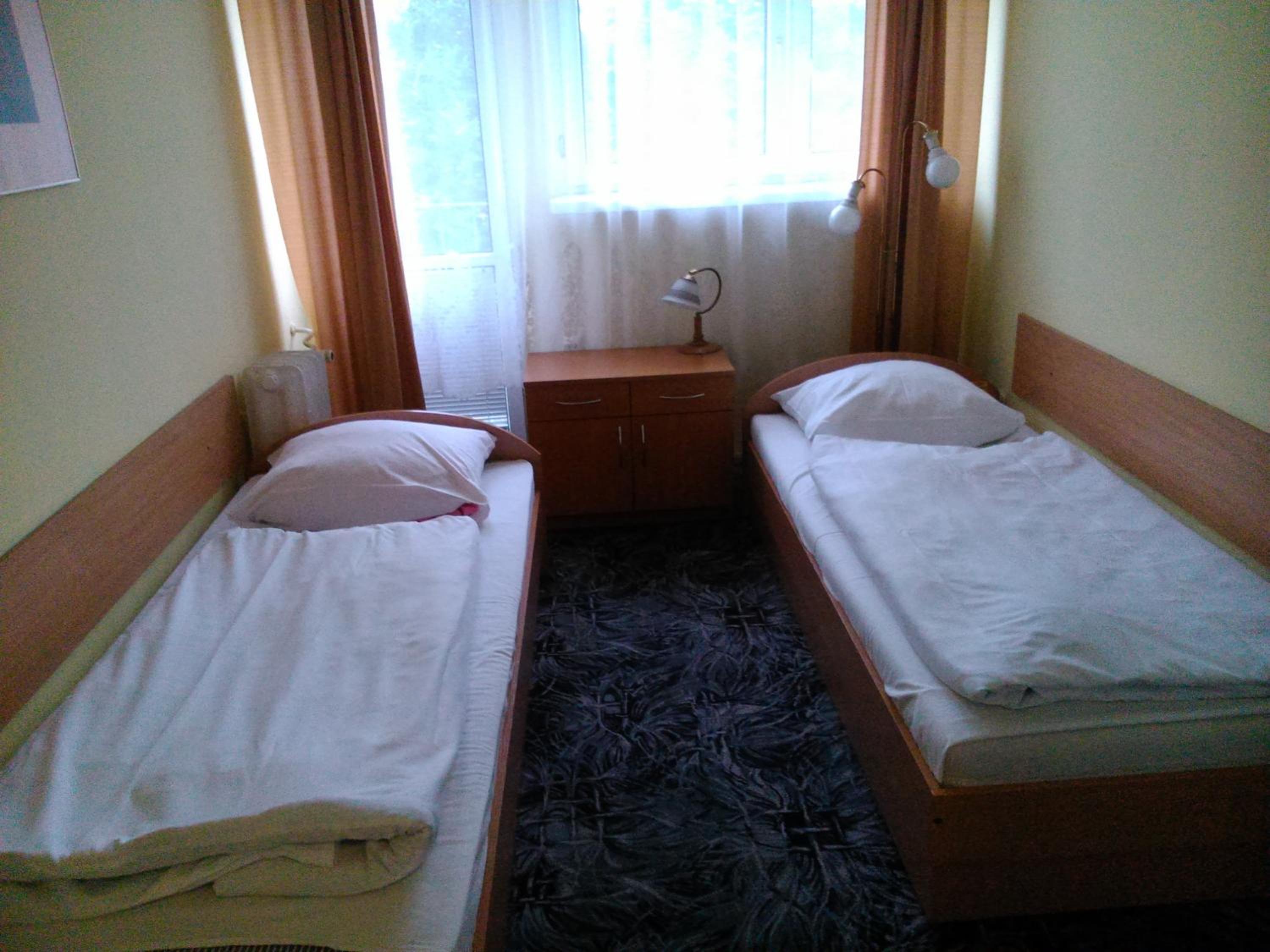 Twin Room - Photo 1