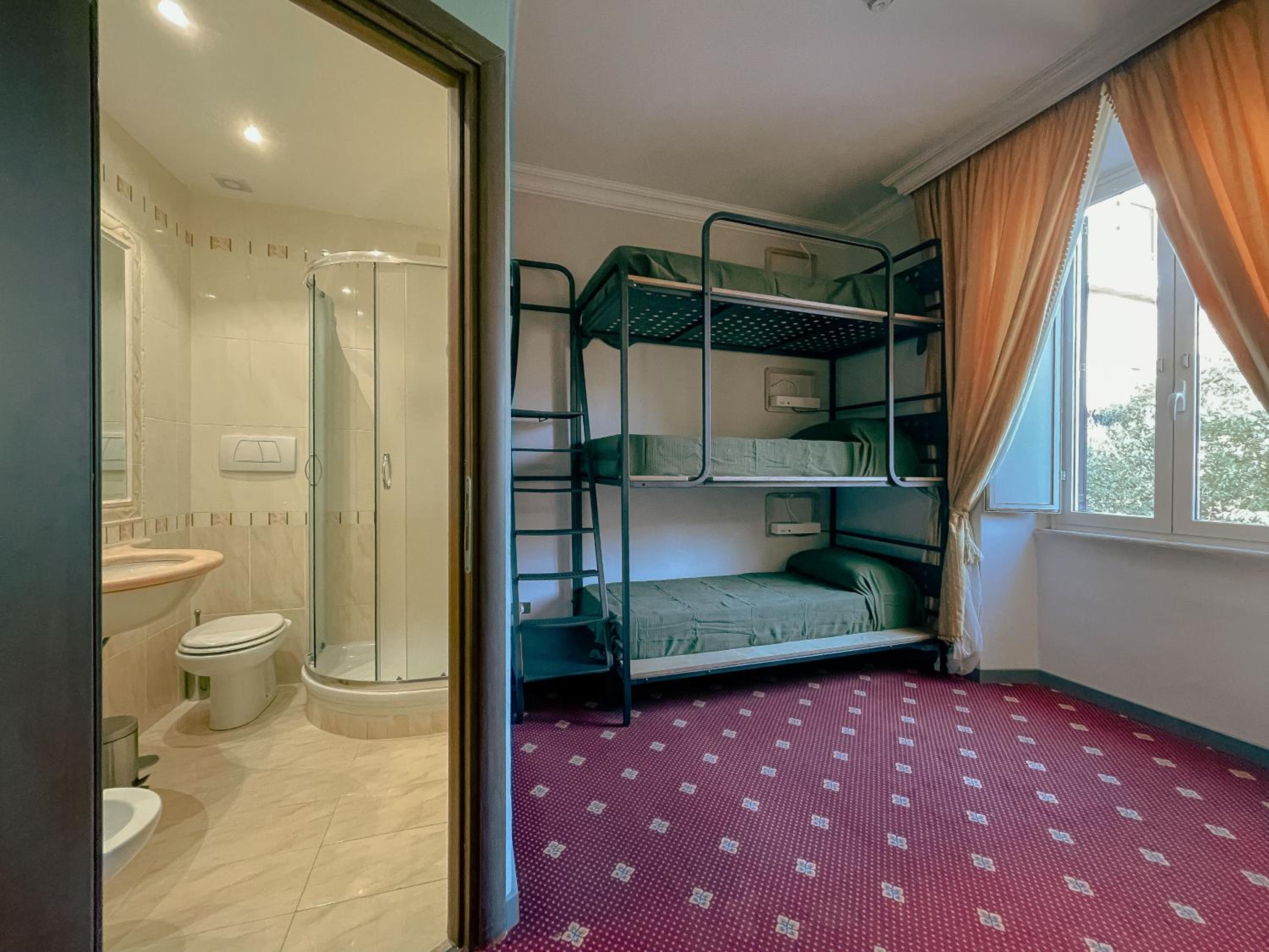 Single Bed in 5-Bed Mixed Dormitory Room photo 1