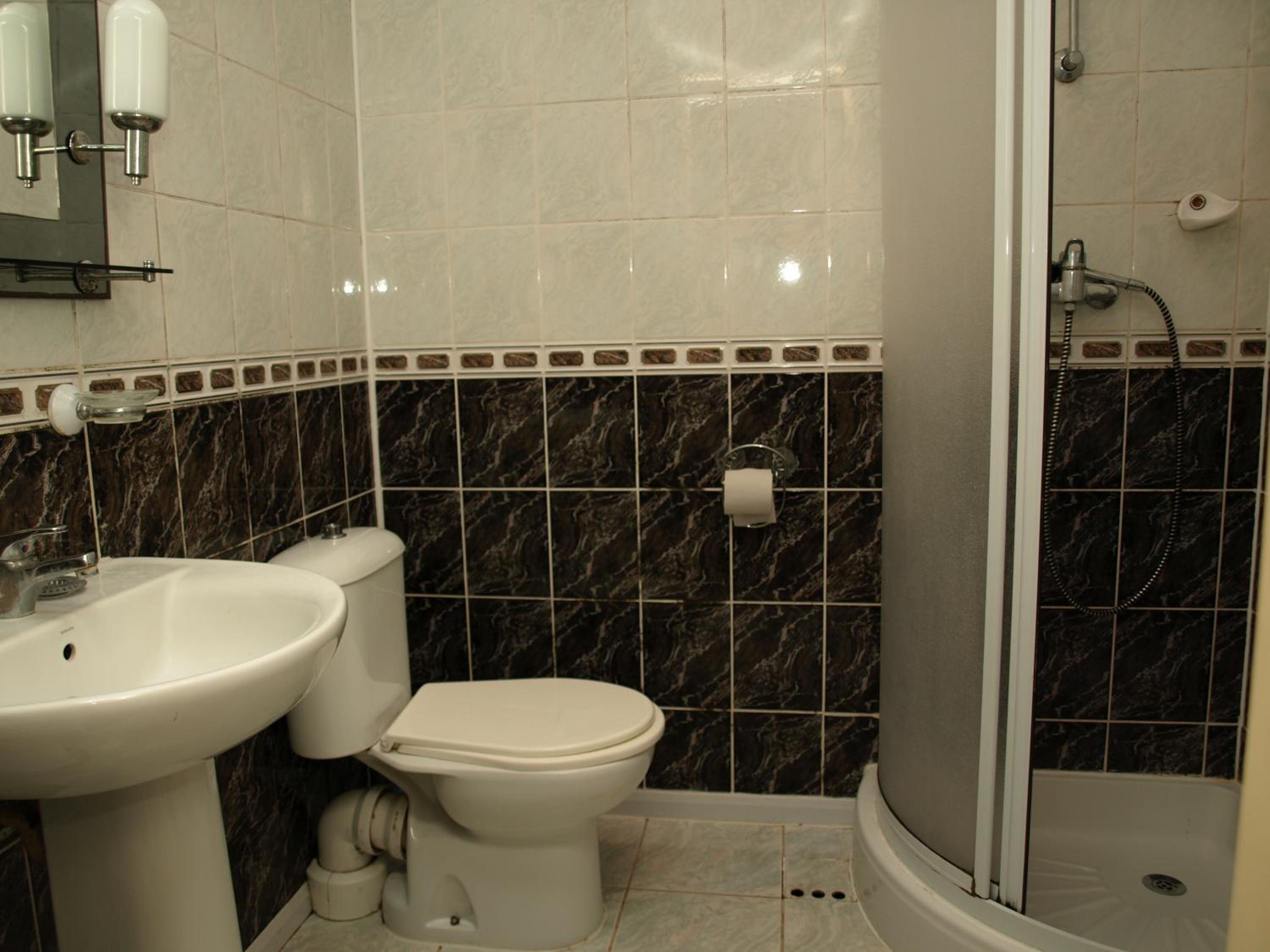 Twin Room - Photo 3