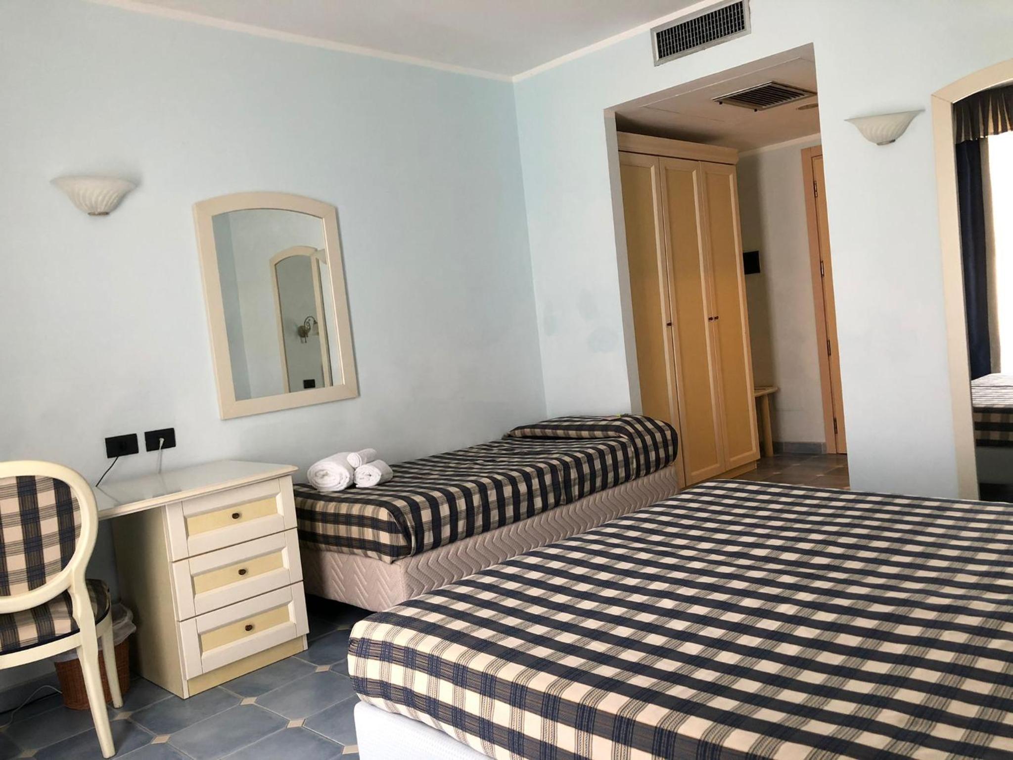 Classic Triple Room - Photo 4
