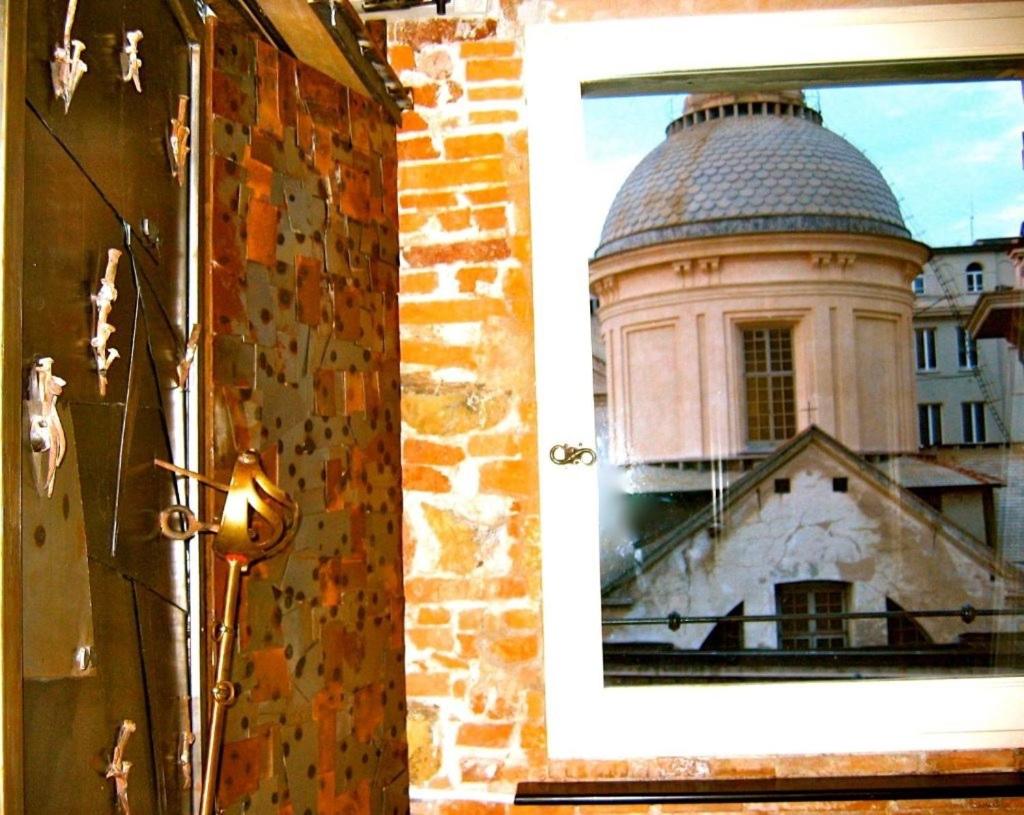 Penthouse Studio with City View - Photo 27