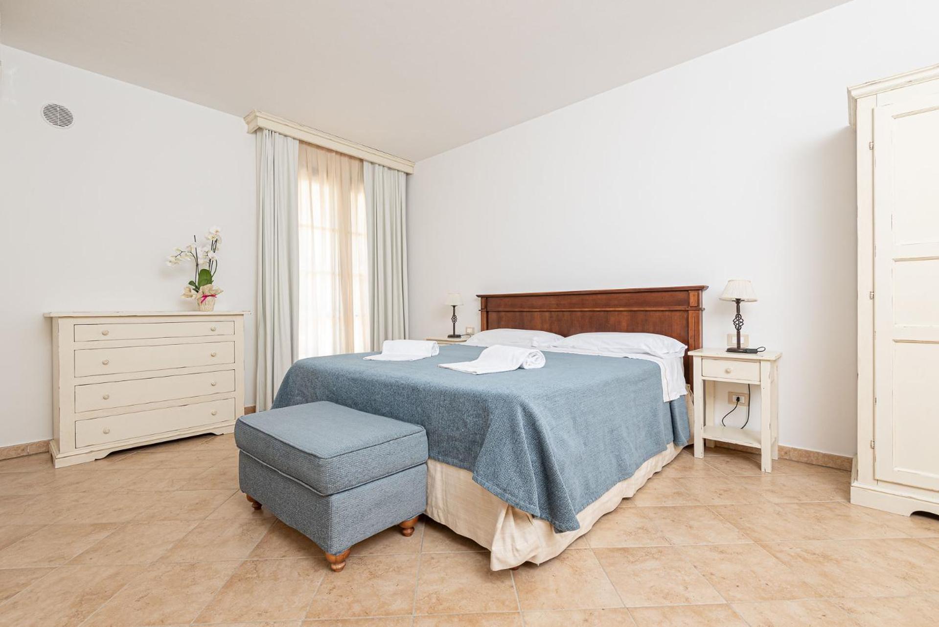 One-Bedroom Apartment (2 Adults+ 1Child) - Photo 2