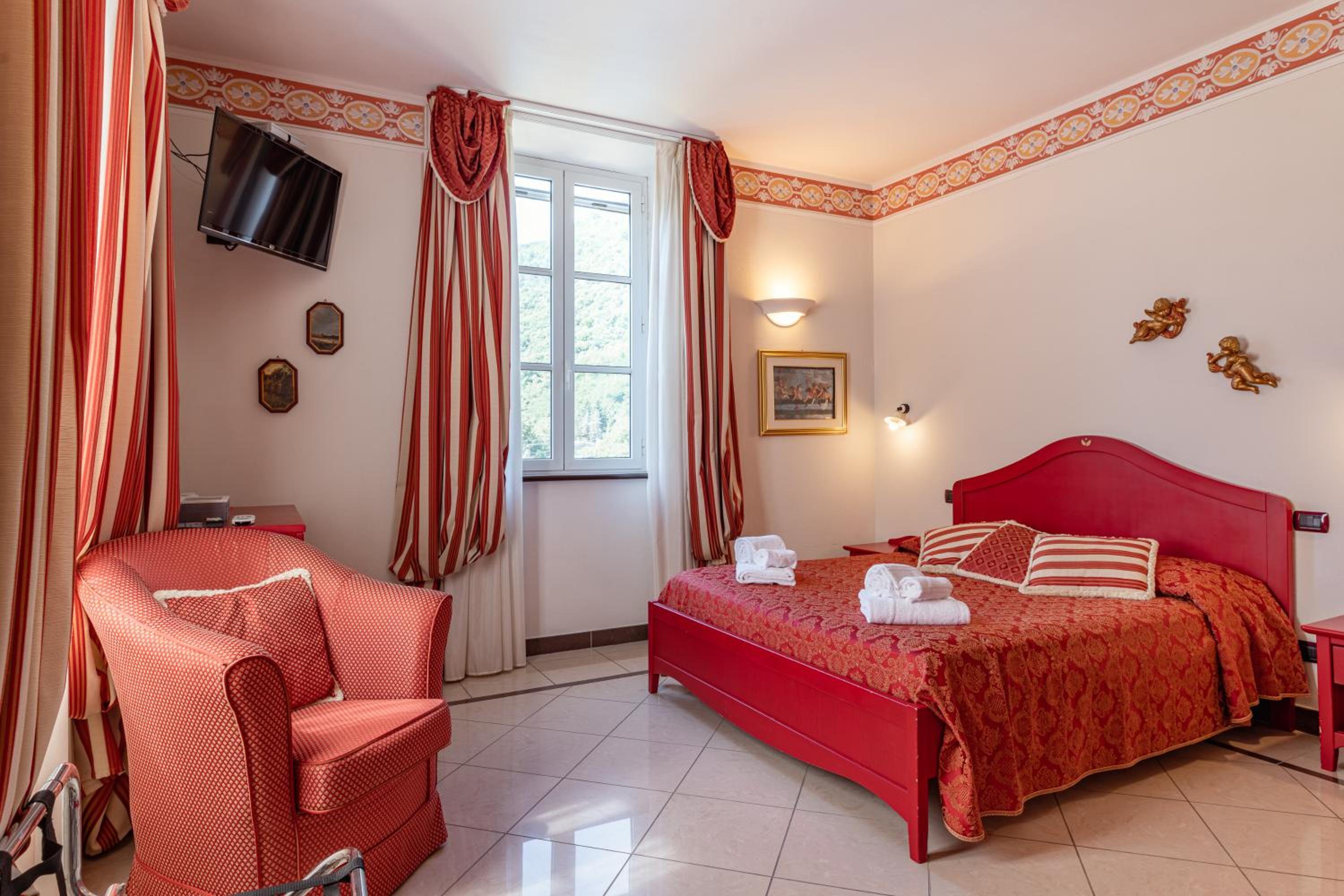 Deluxe Room - Photo 7