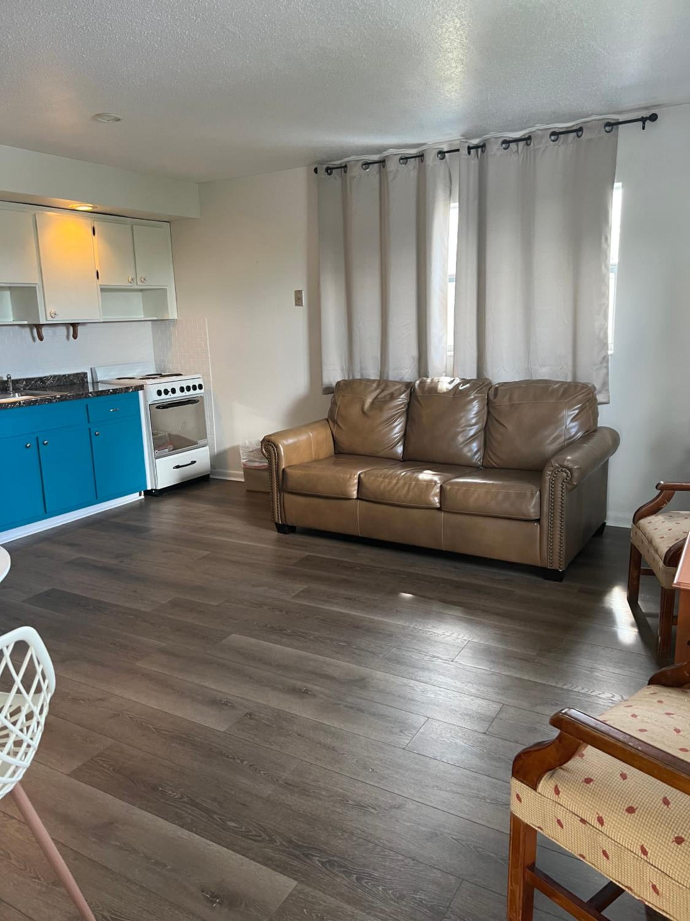 One-Bedroom Apartment - Photo 6