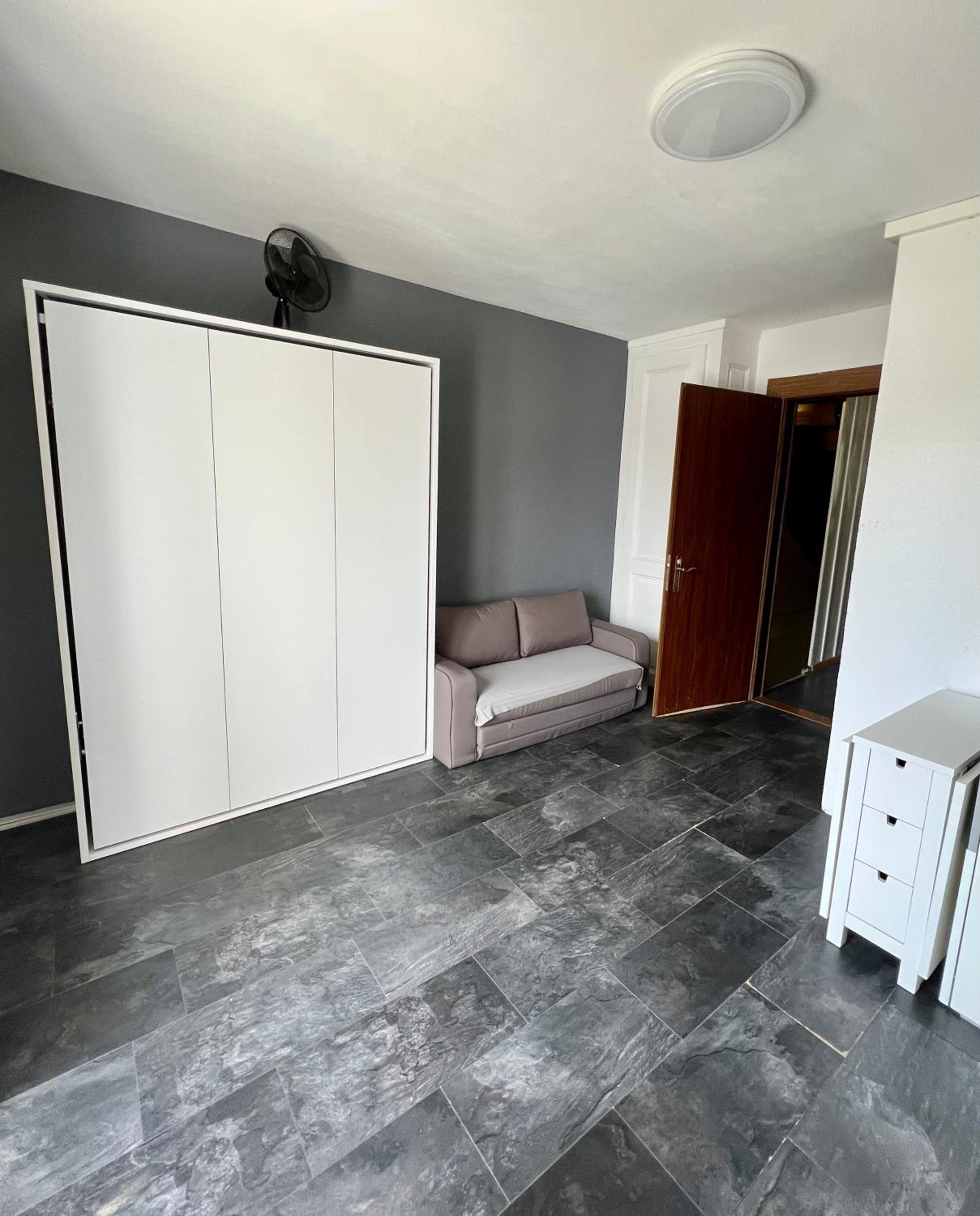 Studio Apartment photo 1