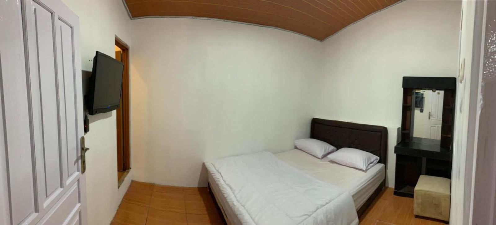 Budget Double Room photo 2