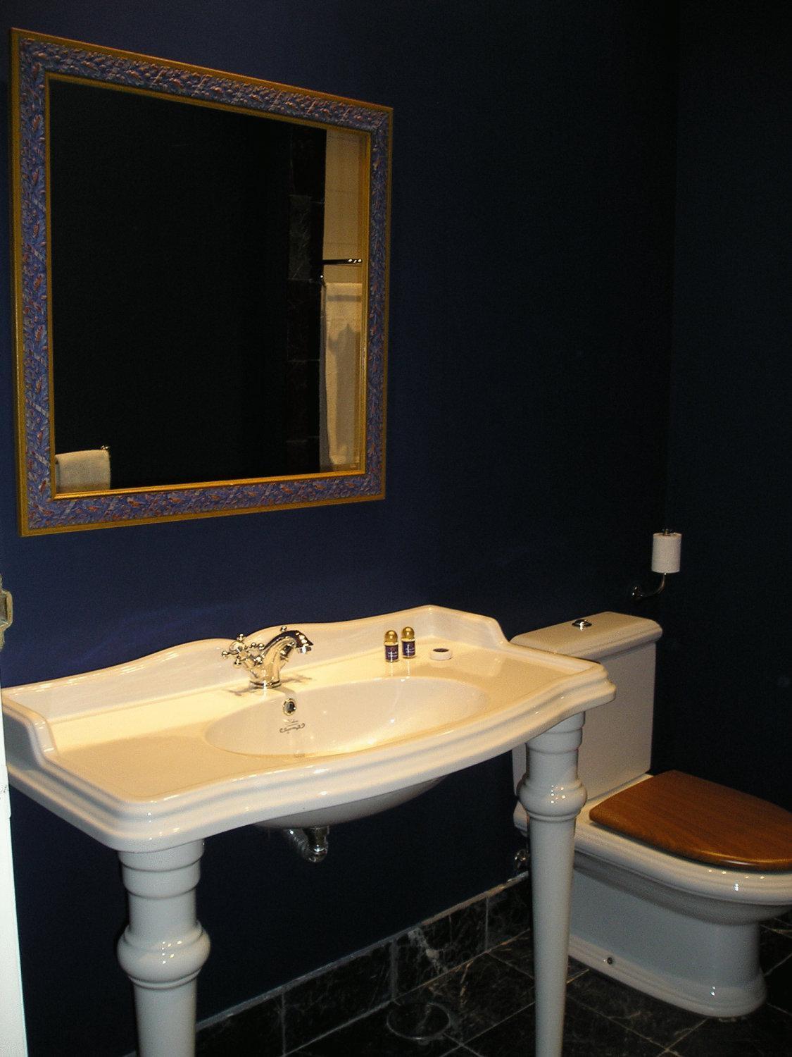 Double or Twin Room - Photo 9