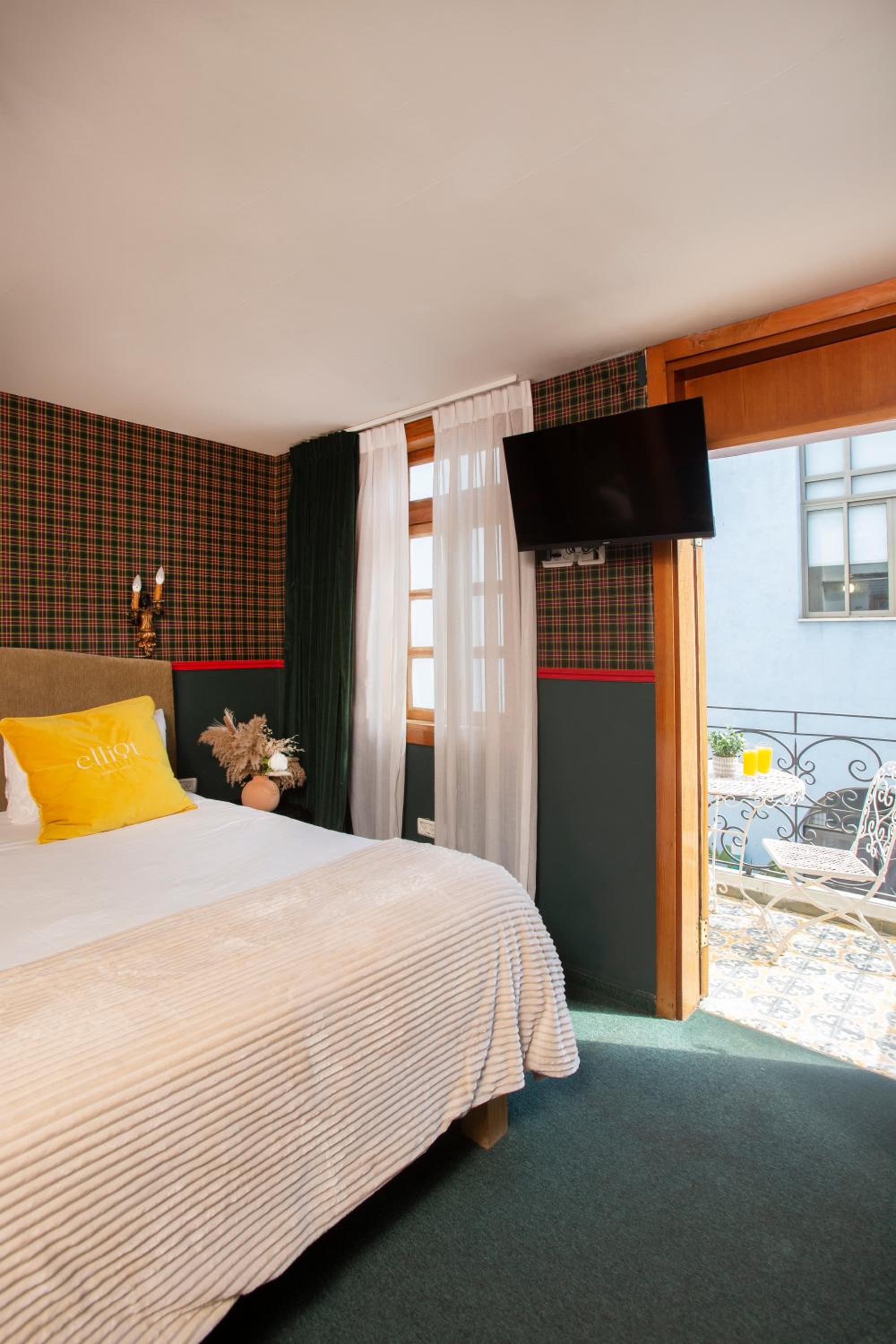Deluxe Double Room With Balcony