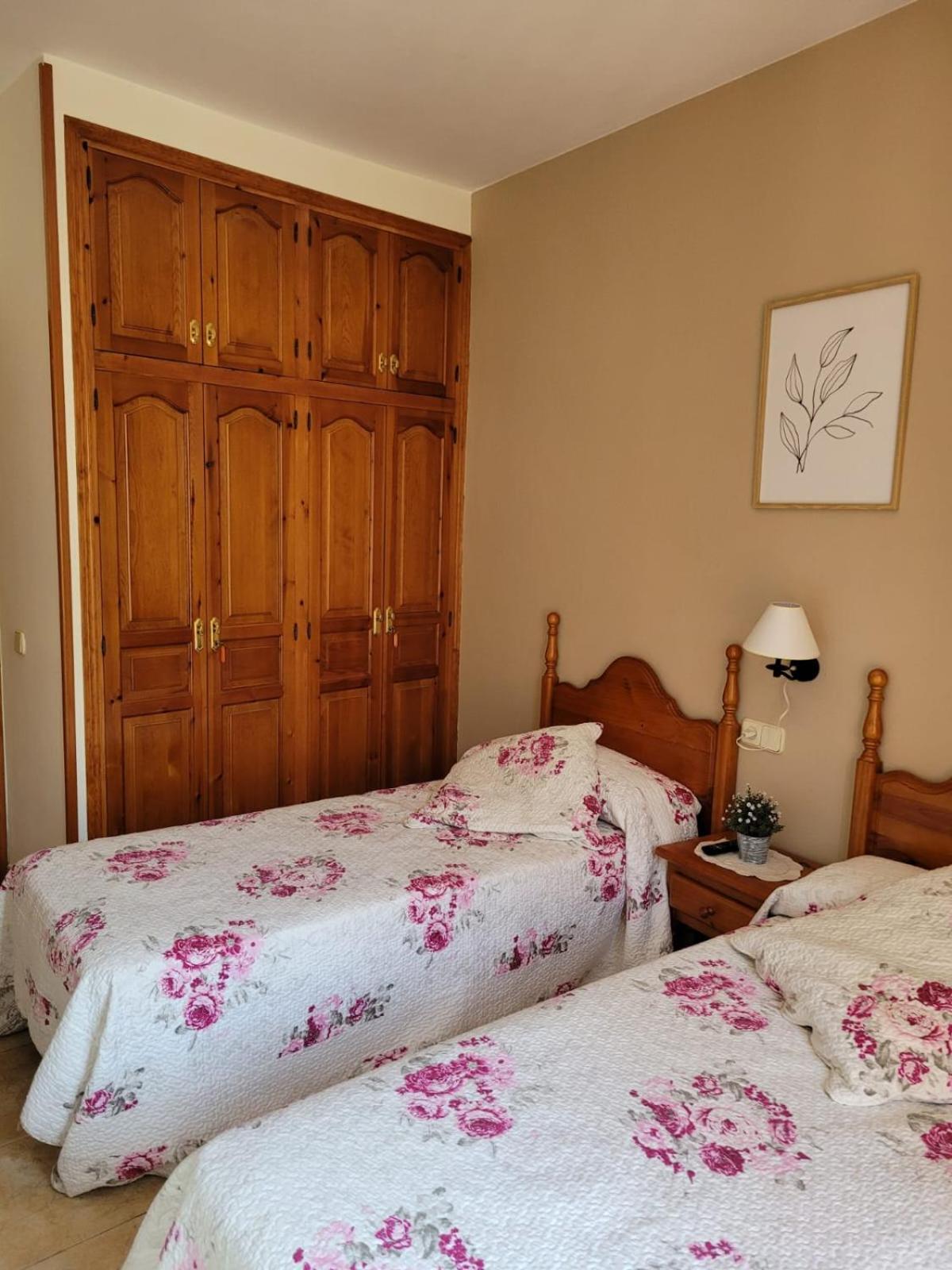Standard Twin Room photo 2