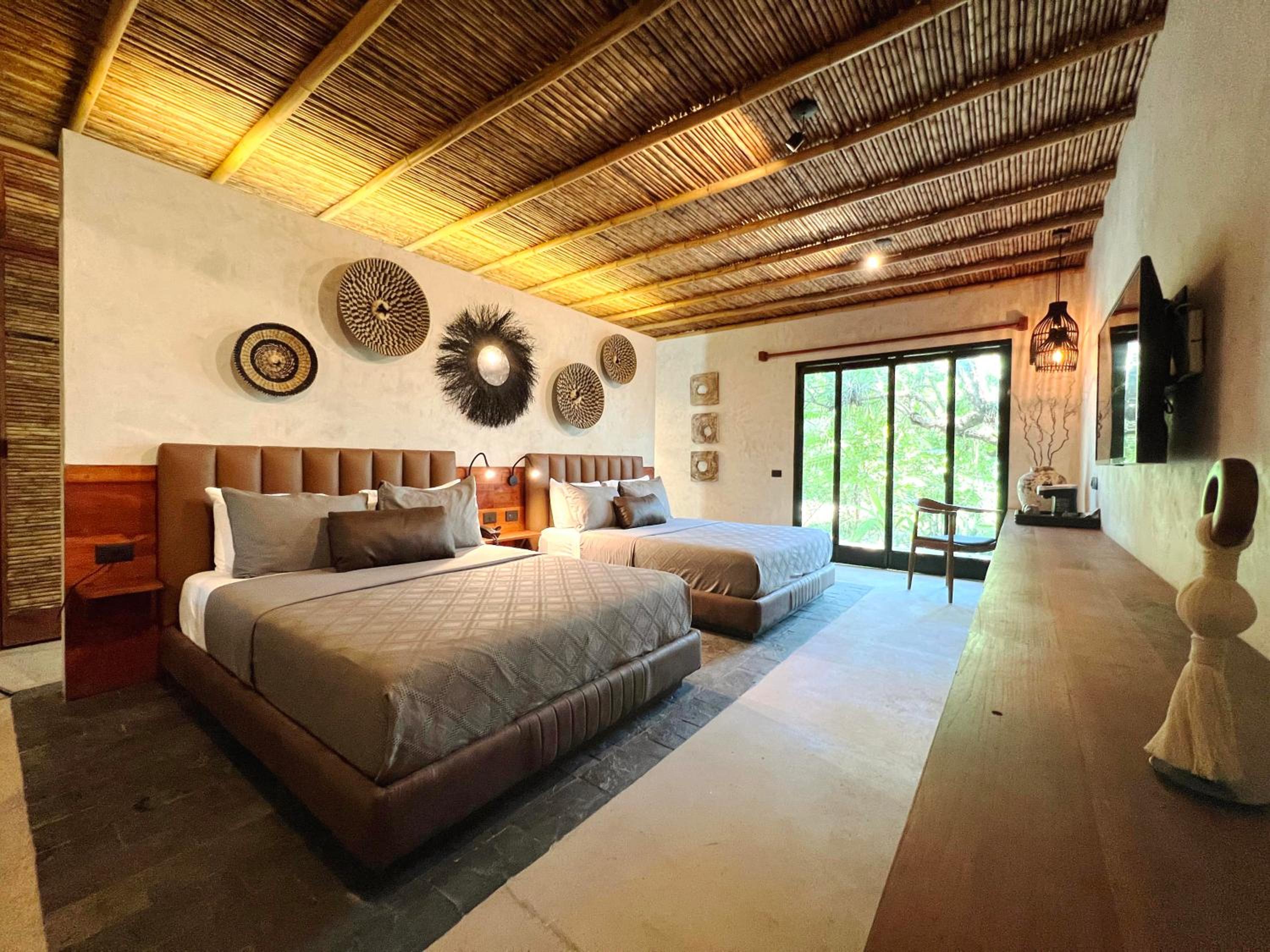 Deluxe Double Room with Two Double Beds - Photo 1