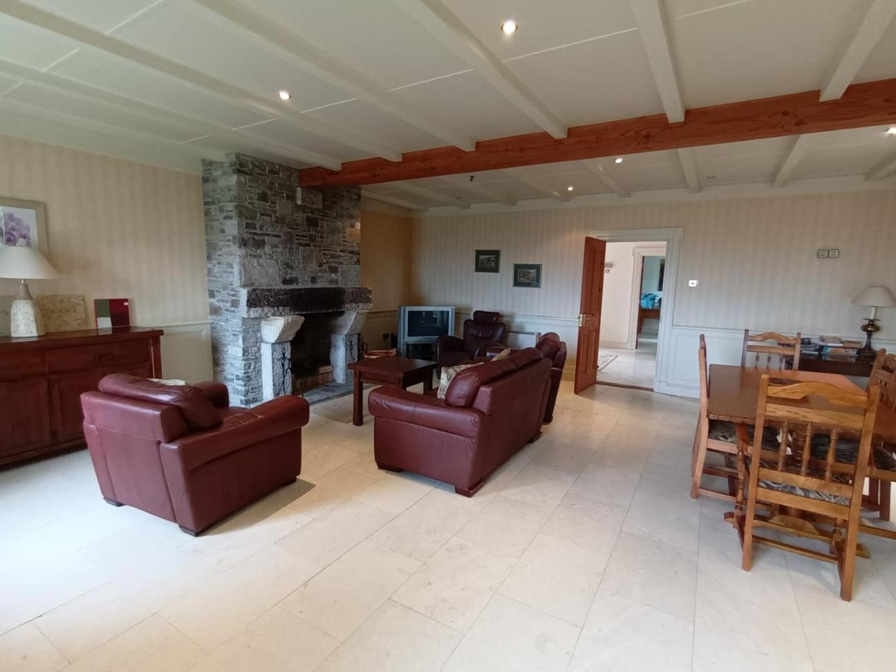 Three-Bedroom House - Photo 28