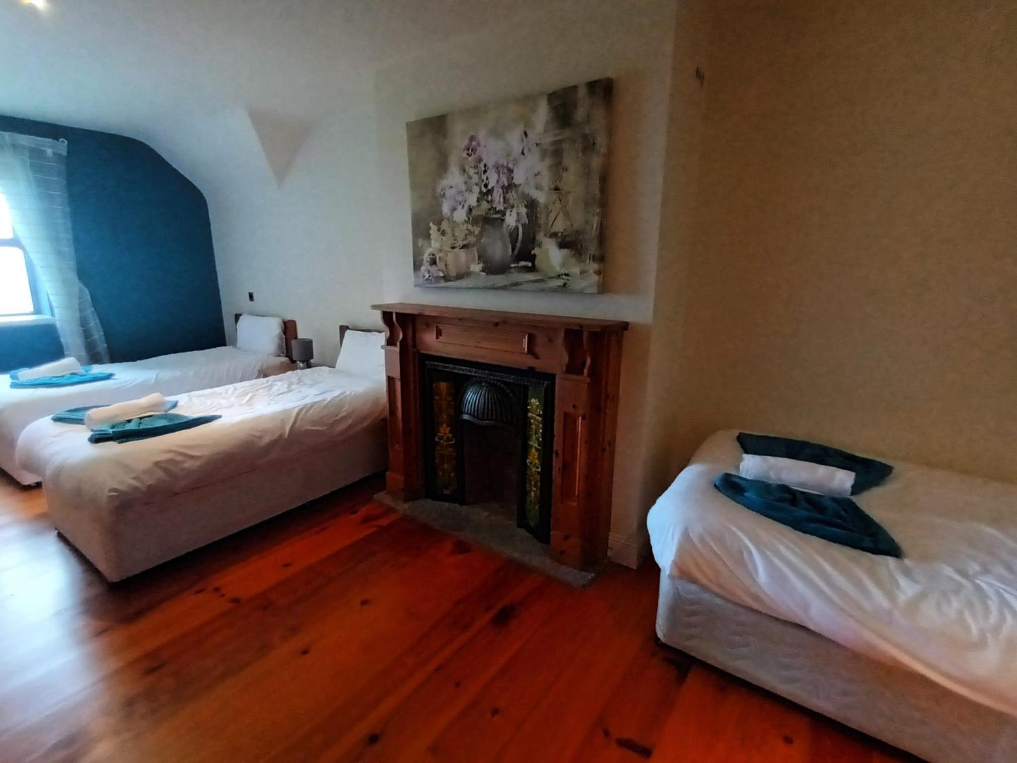 Three-Bedroom House - Photo 11