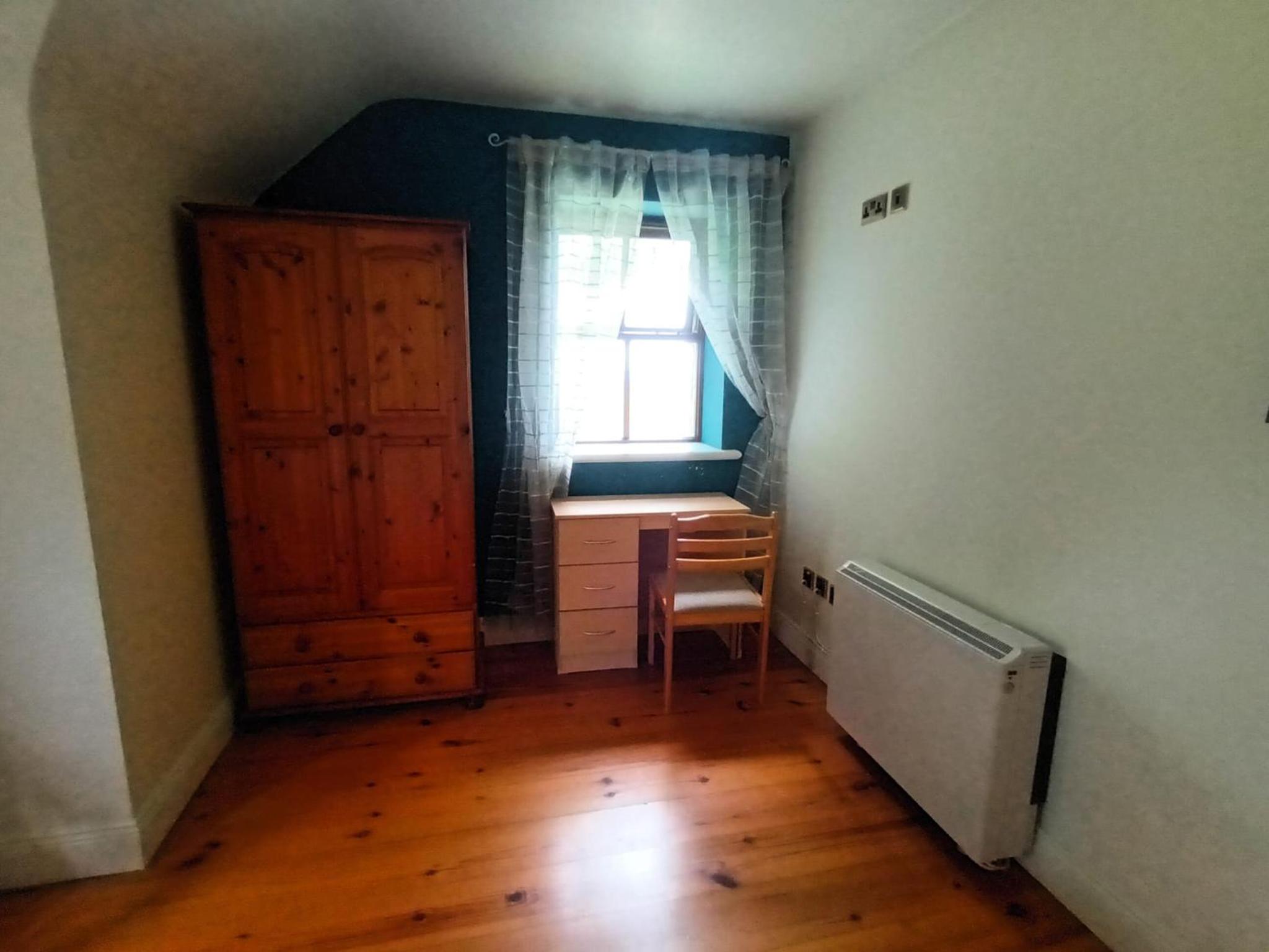 Three-Bedroom House - Photo 6