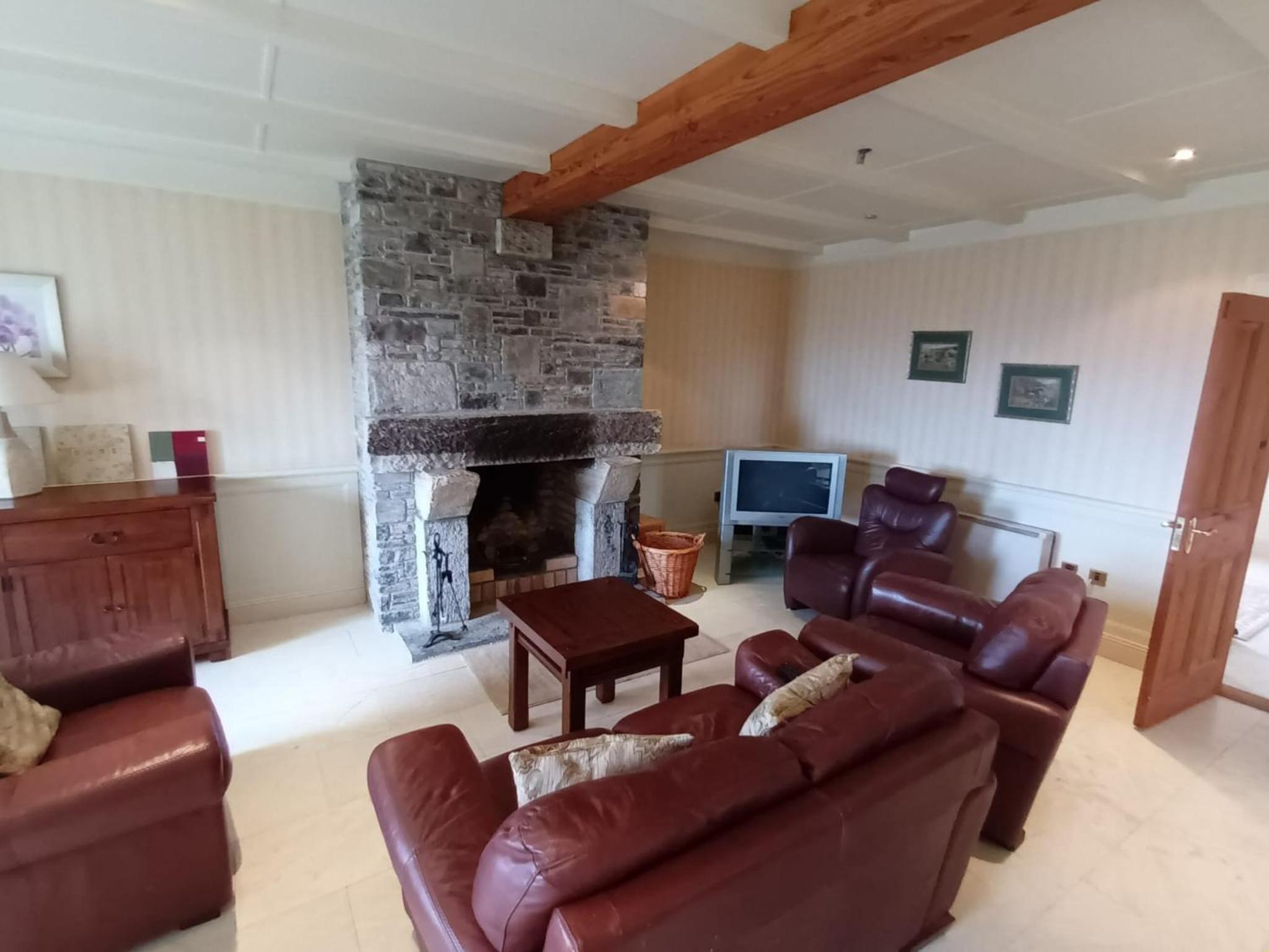 Three-Bedroom House - Photo 12