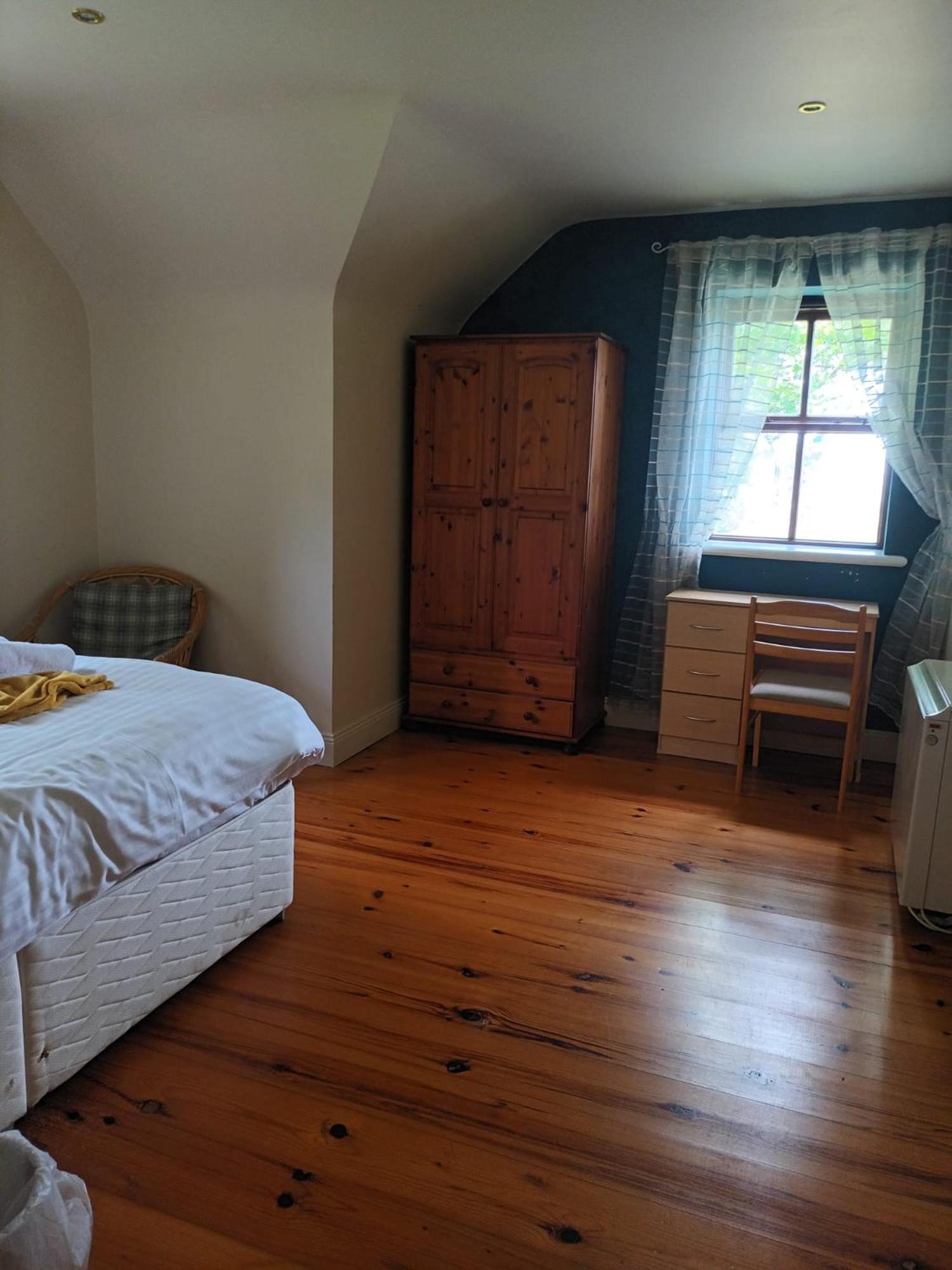 Three-Bedroom House - Photo 20