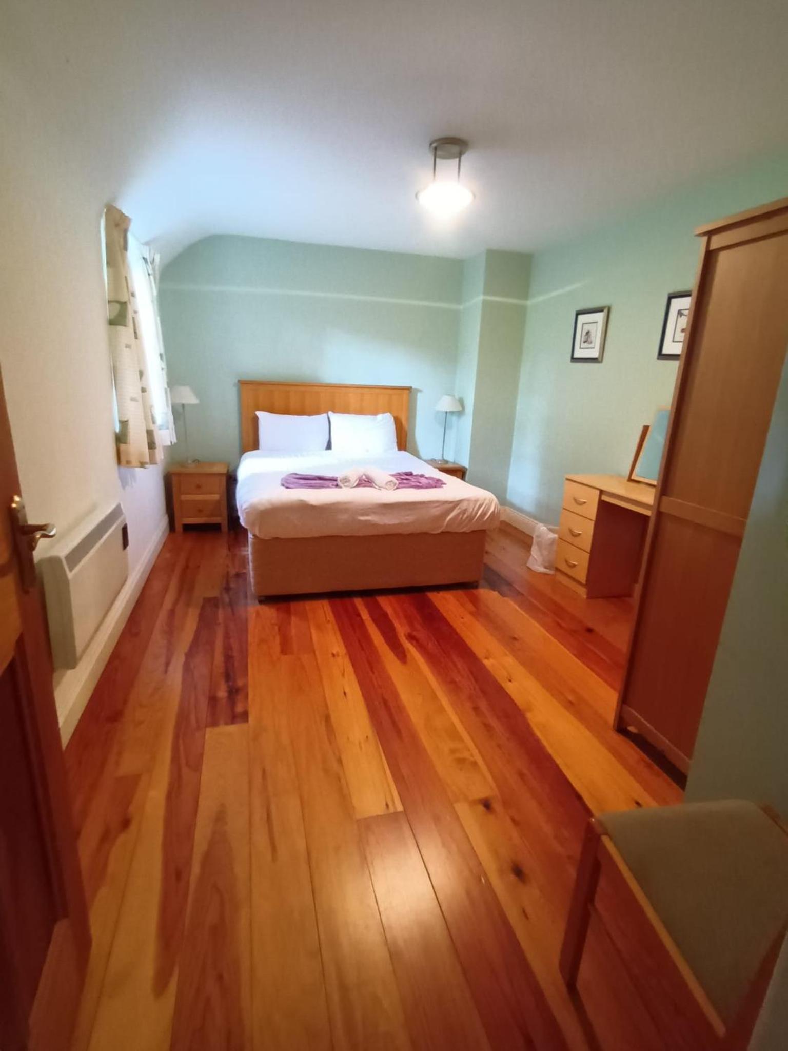 Four-Bedroom House - Photo 2