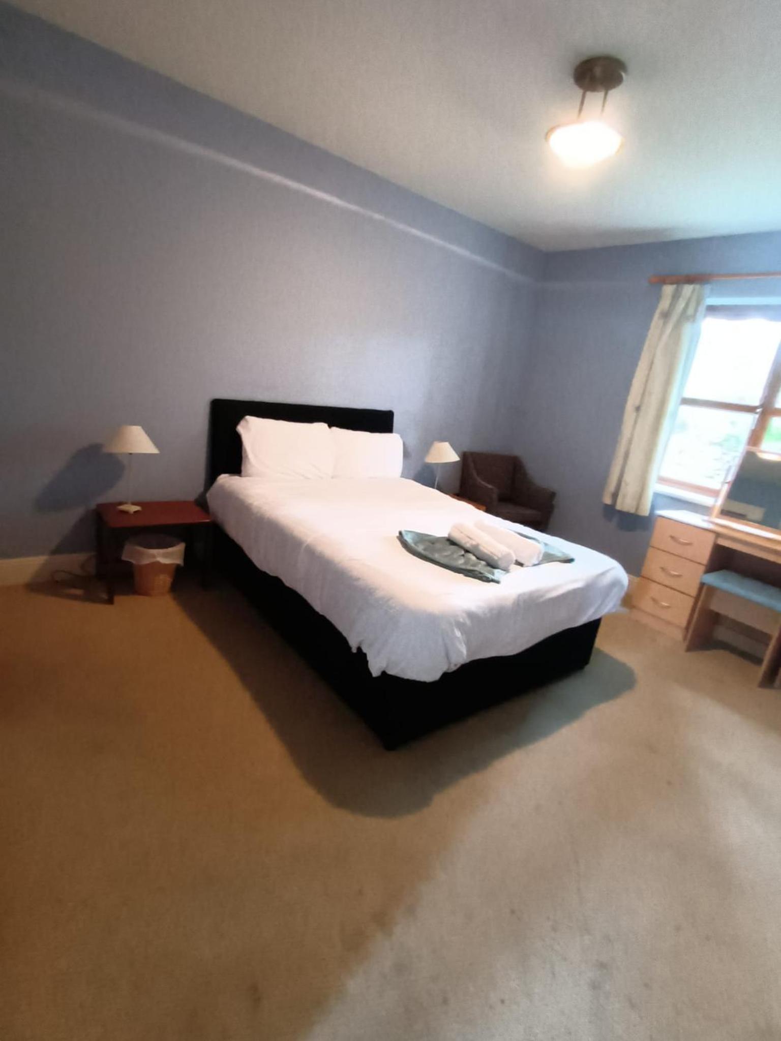 Four-Bedroom House - Photo 10