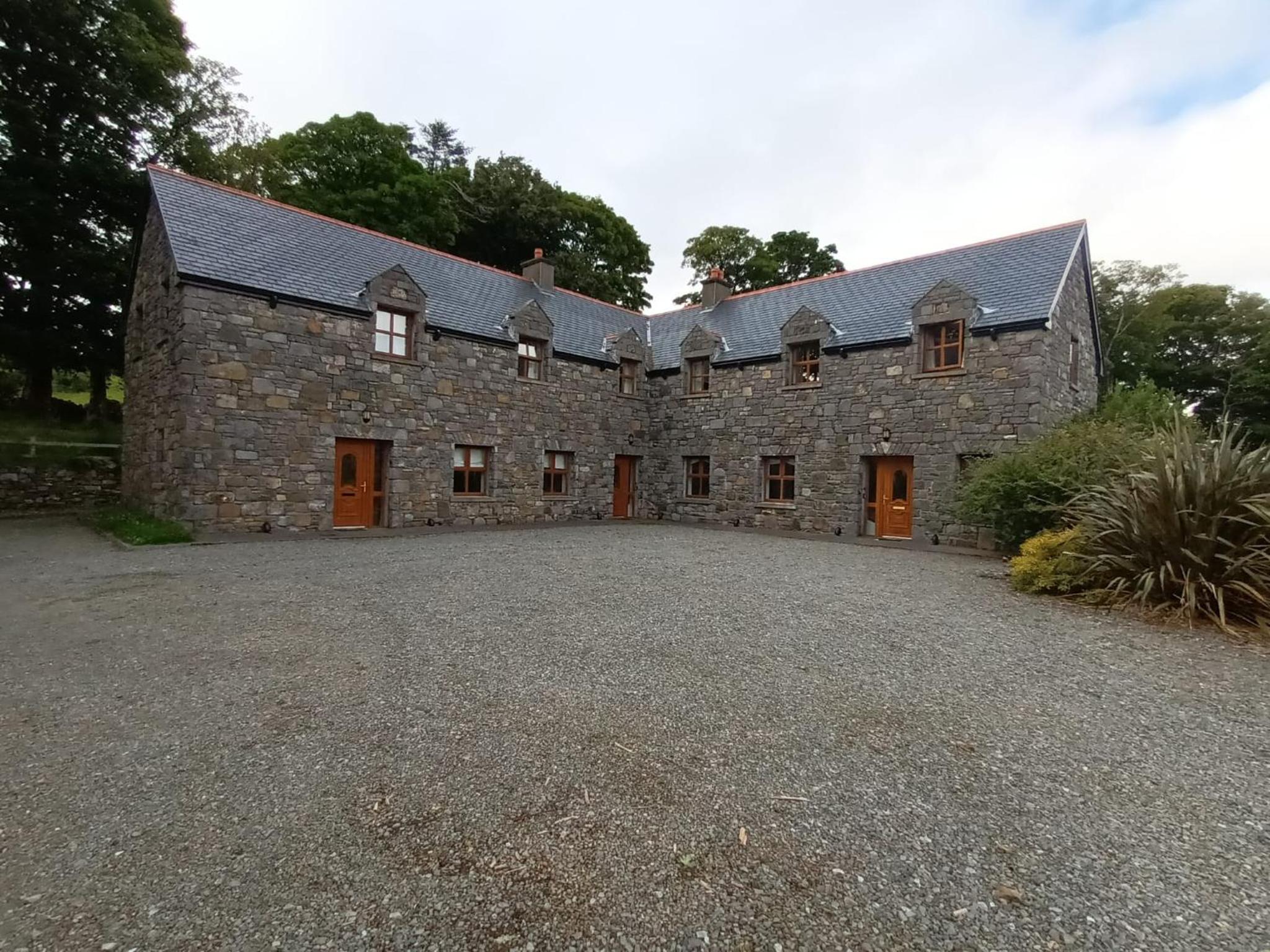 Four-Bedroom House - Photo 22