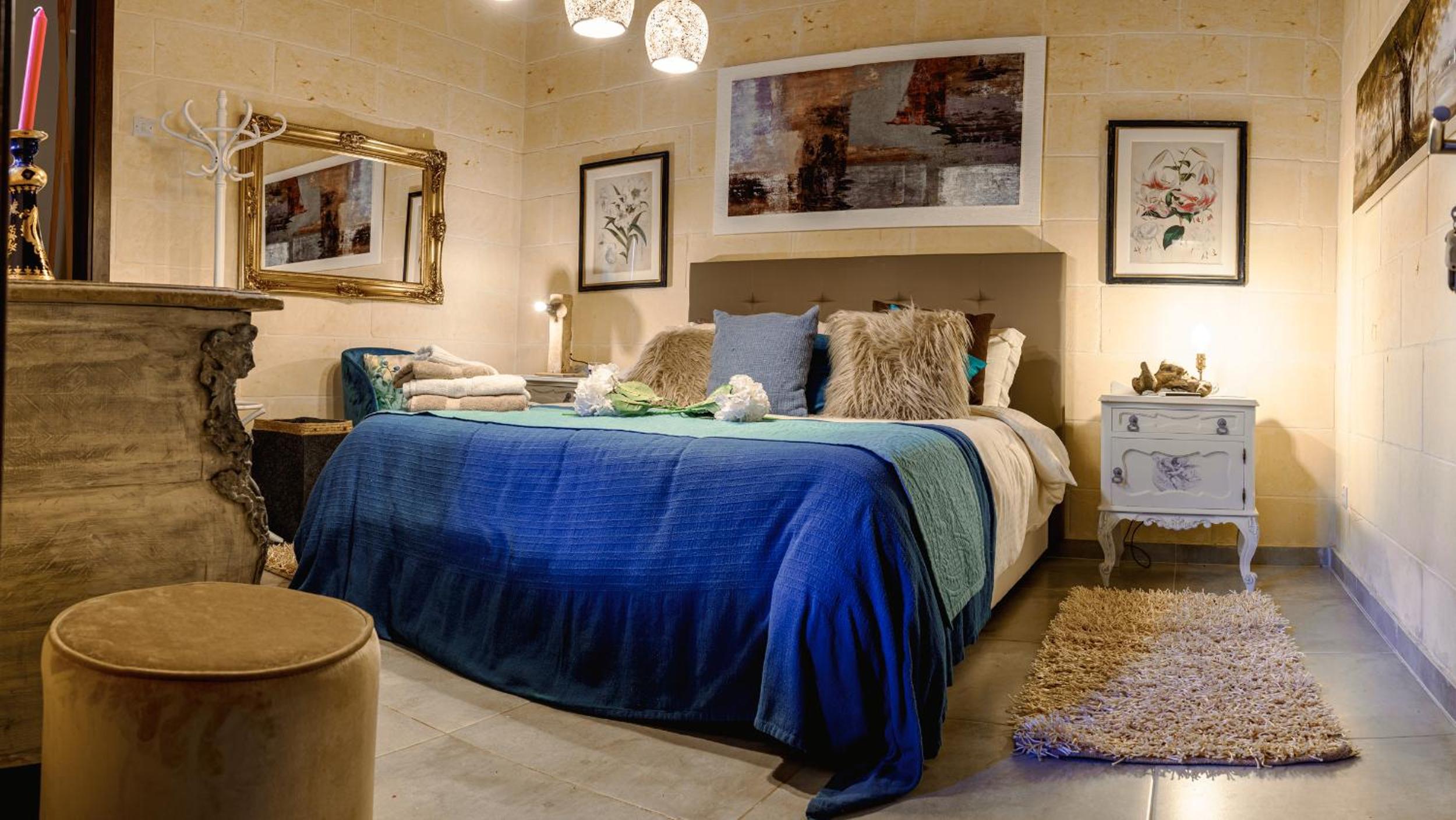 Double Room with Private External Bathroom