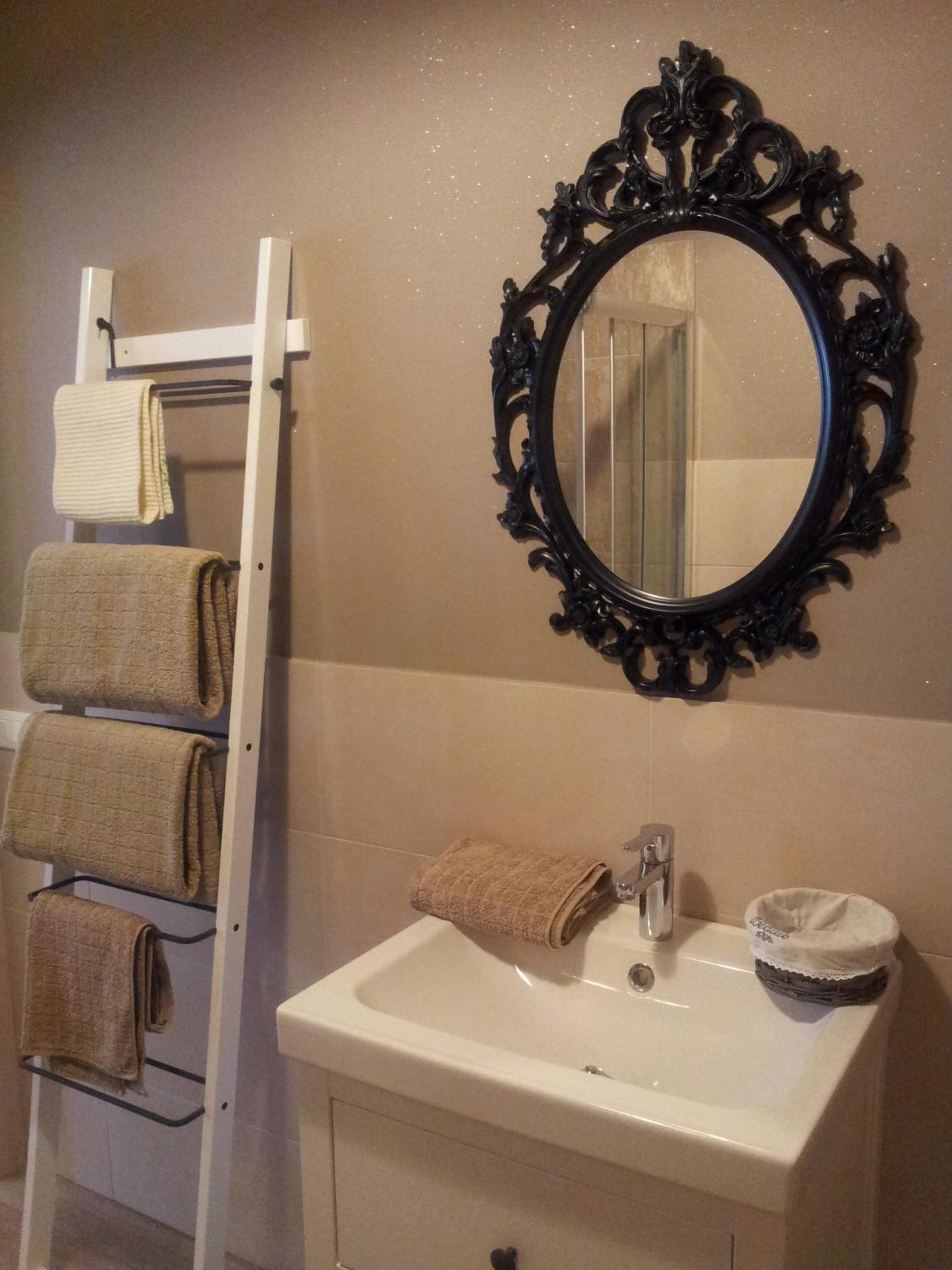 Double or Twin Room - Photo 11