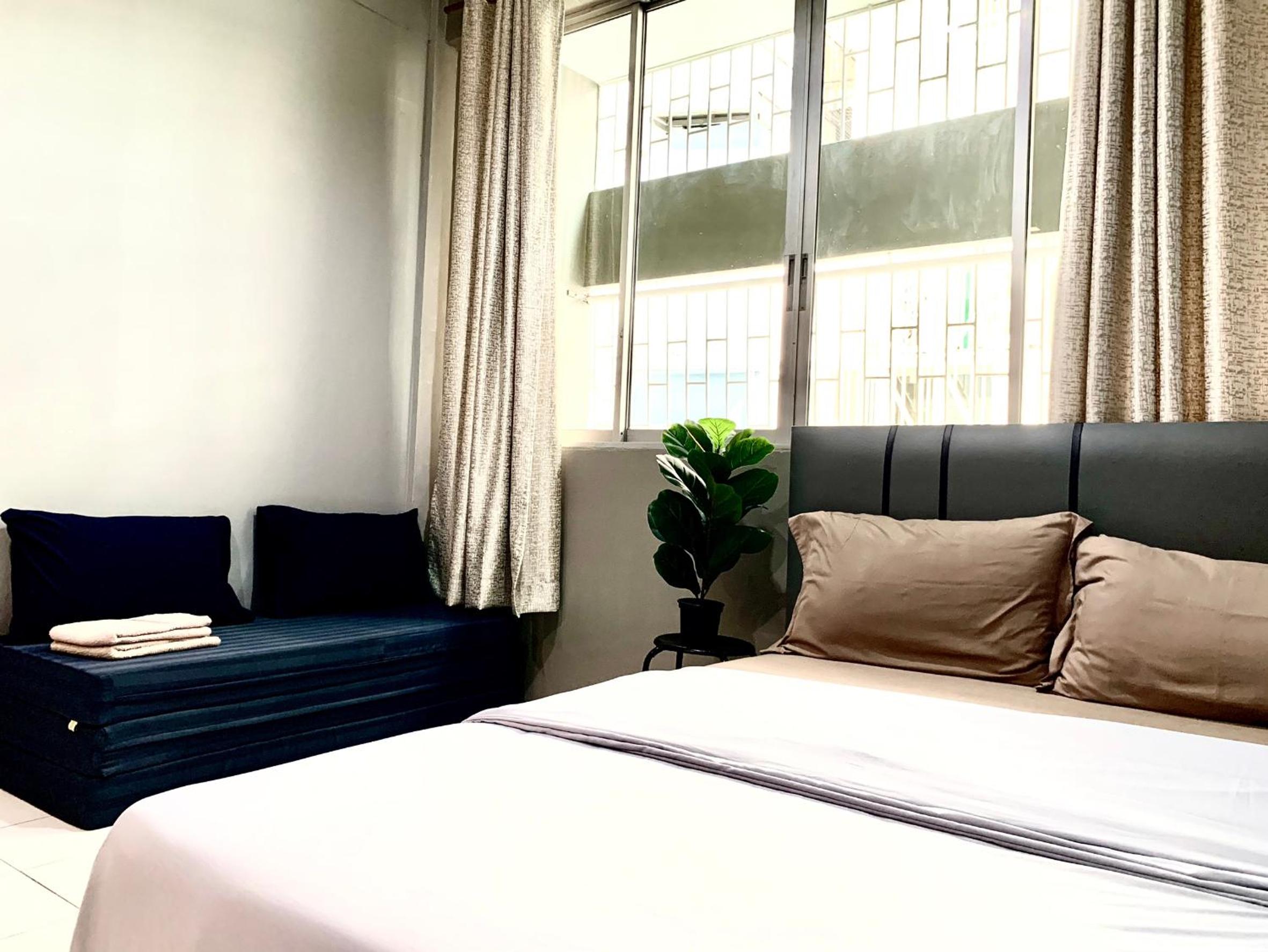 Quadruple Room with Private Bathroom photo 3