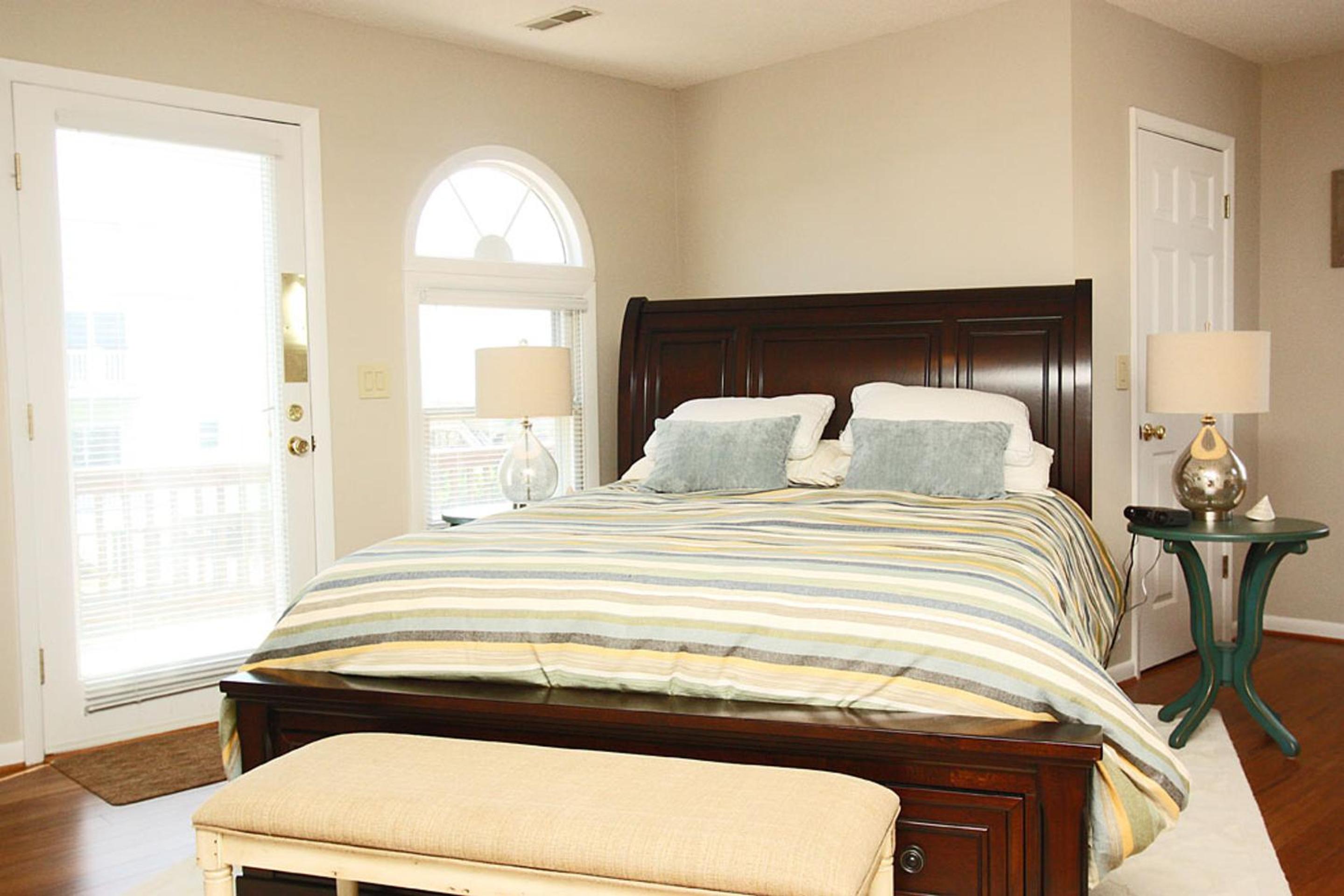 Three-Bedroom House photo 3