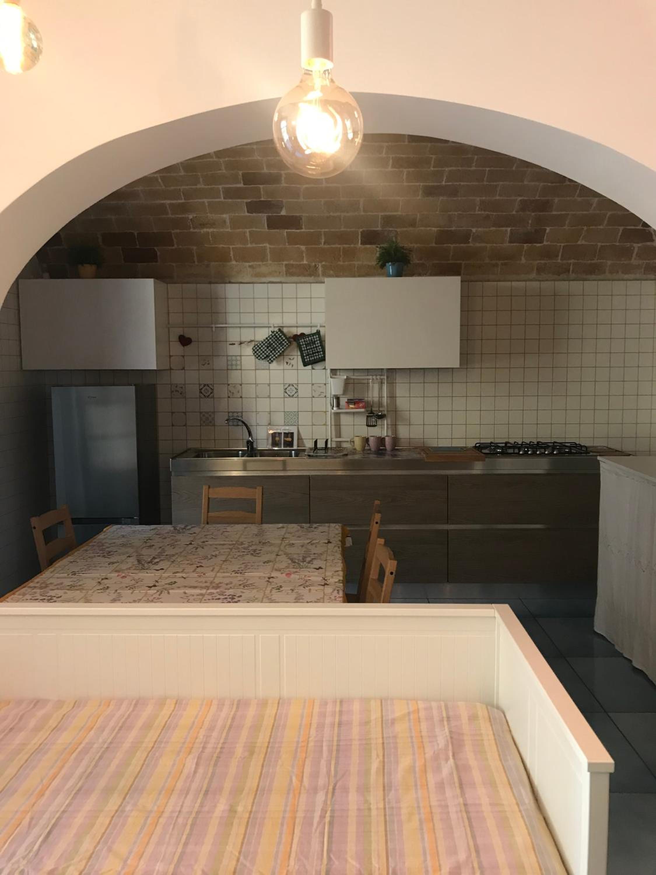 One-Bedroom House - Photo 18