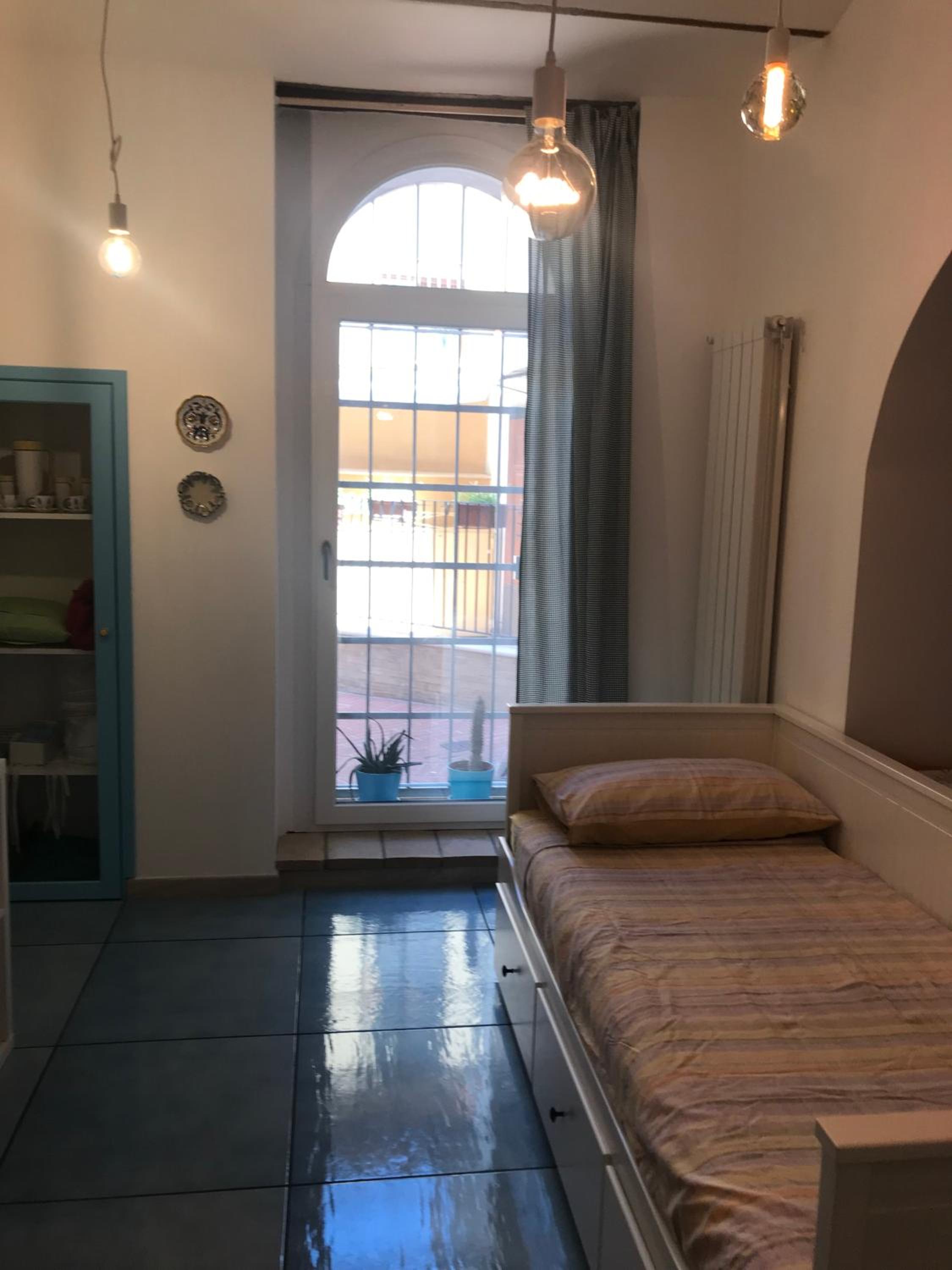 One-Bedroom House - Photo 22