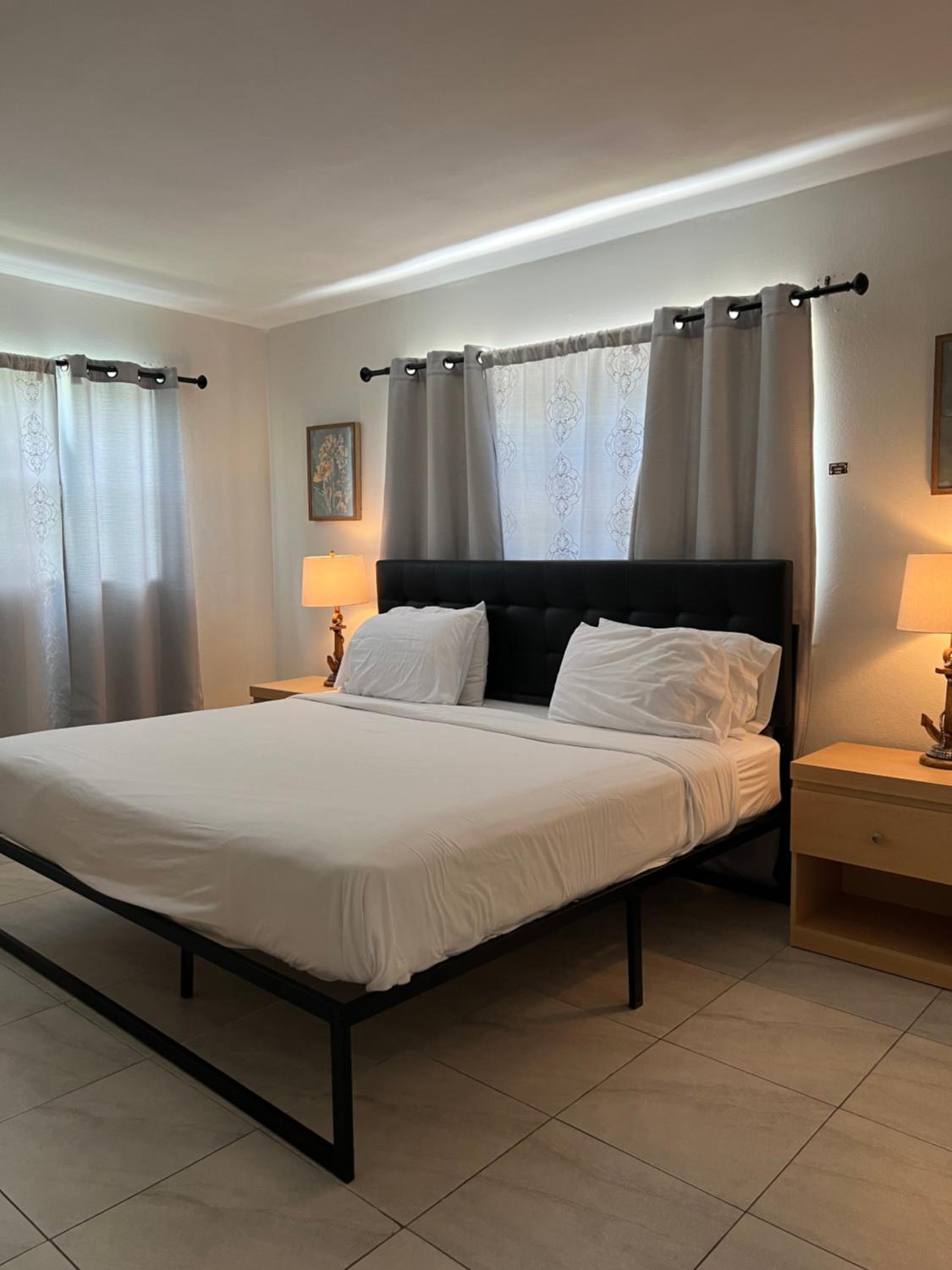 One-Bedroom Apartment - Photo 15